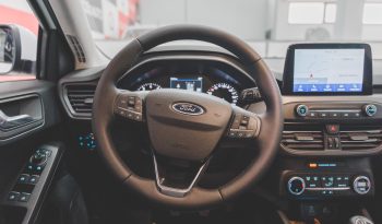 FORD FOCUS 1.0 ECOBOOST MHEV CONNECTED completo