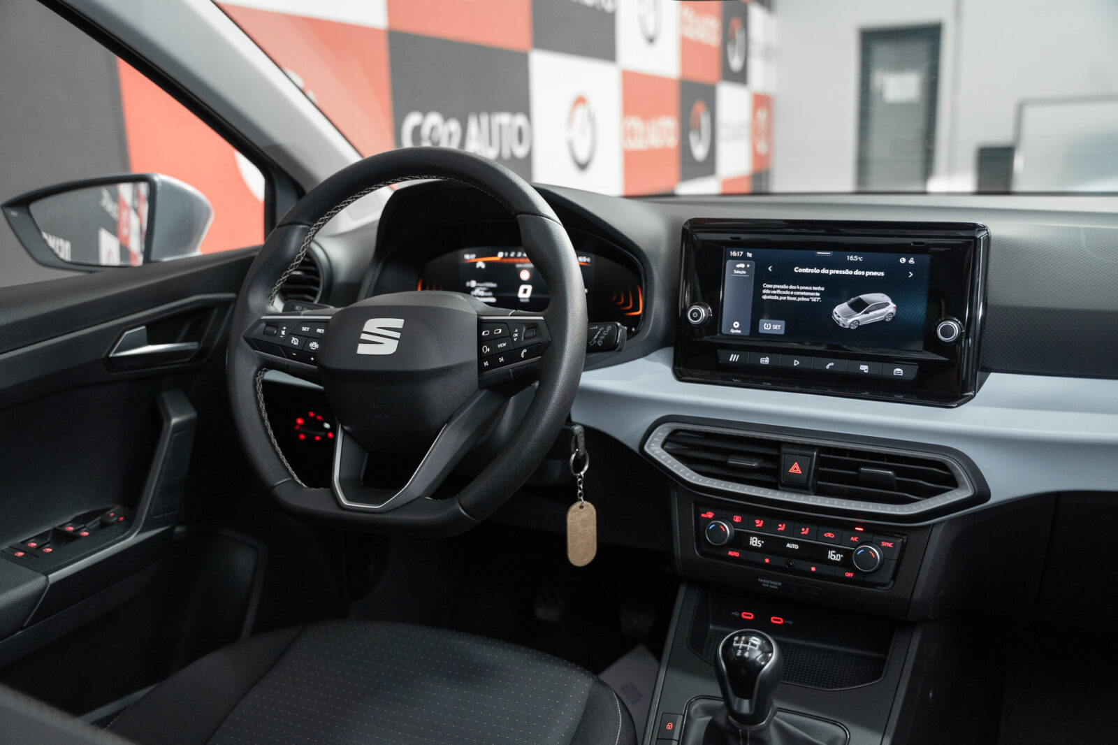 seat-ibiza-1.0-style-co2-stand-carros-automovel-comprar-pataias-14