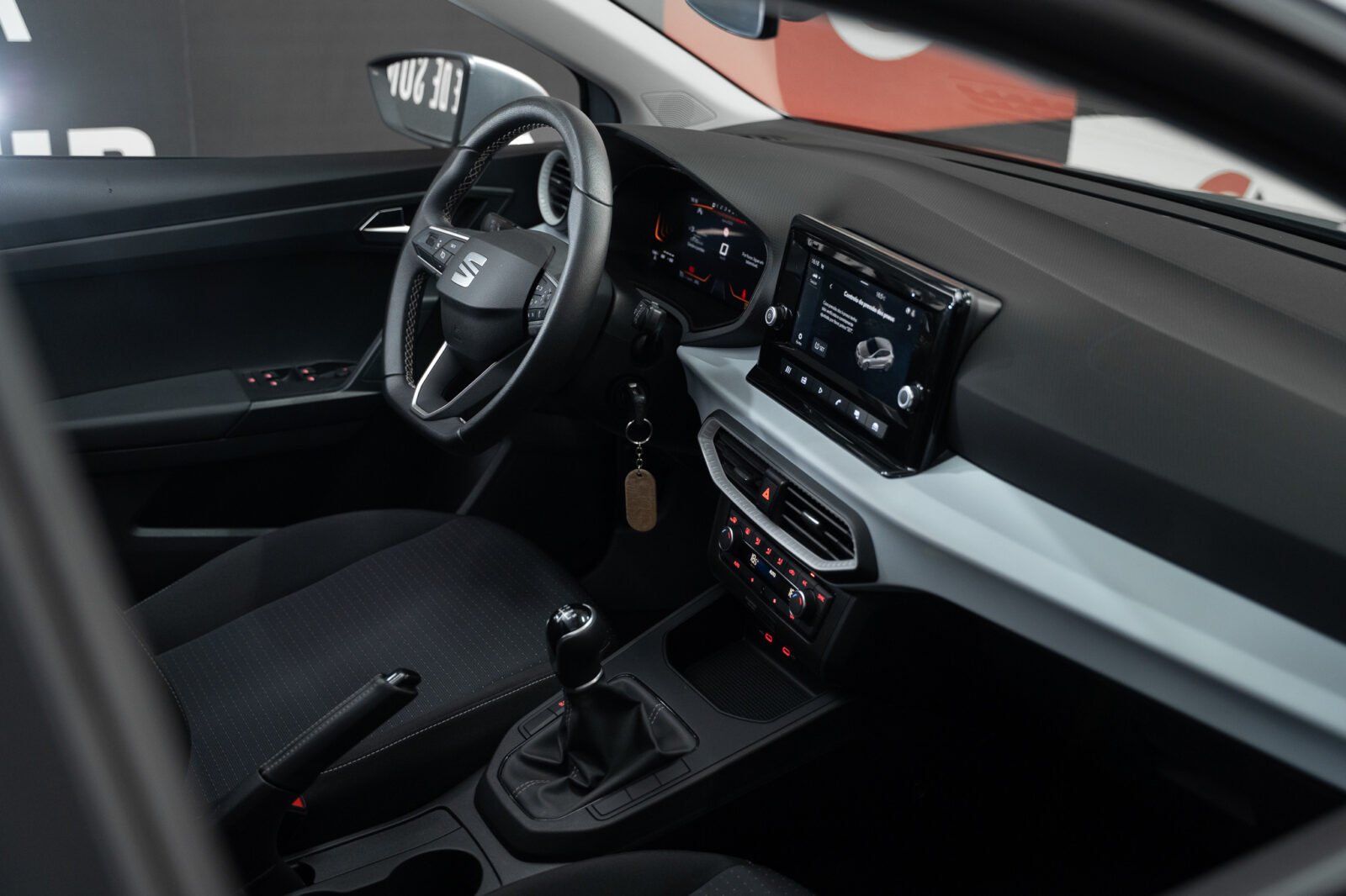 seat-ibiza-1.0-style-co2-stand-carros-automovel-comprar-pataias-16