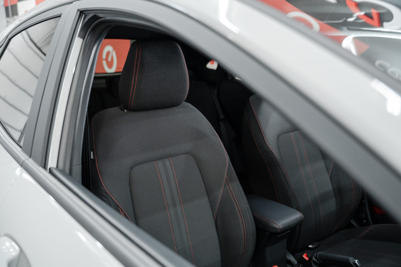 ford-puma-st-line-x-ecoboost-mhev-stand-carros-automovel-comprar-pataias-18