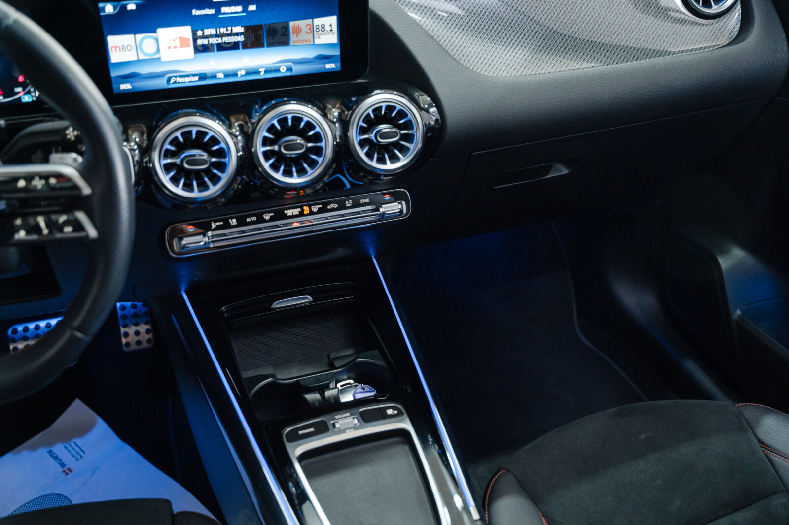 mercedes-benz-b-180-d-amg-pack-night-auto-stand-carros-automovel-comprar-pataias-13