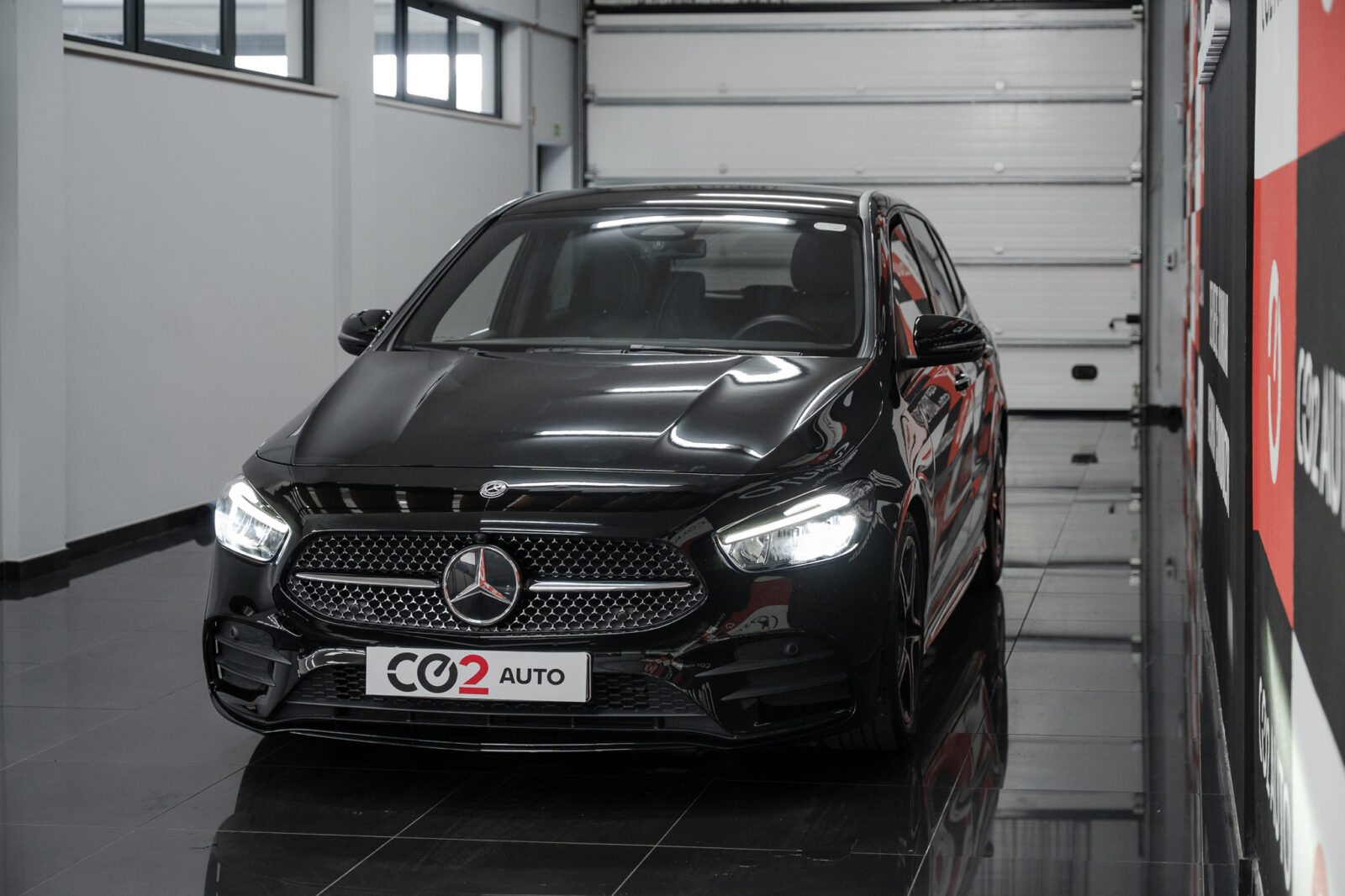 mercedes-benz-b-180-d-amg-pack-night-auto-stand-carros-automovel-comprar-pataias-7