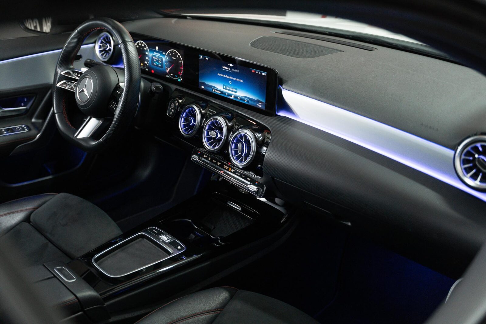 mercedes-benz-classe-a-a200- limousine -amg--auto-co2-stand-carros-automovel-comprar-pataias-20