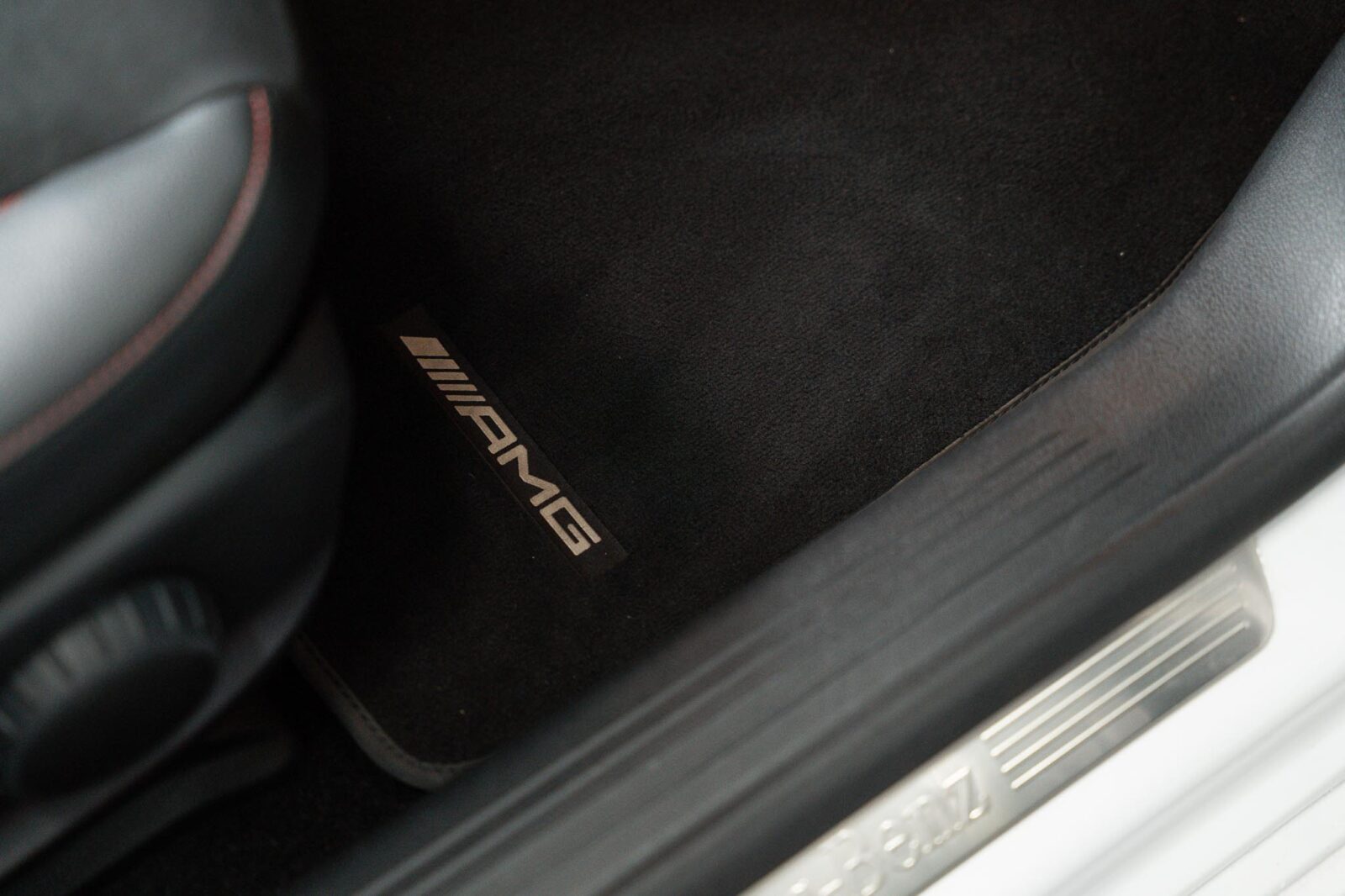 mercedes-benz-classe-a-a200- limousine -amg--auto-co2-stand-carros-automovel-comprar-pataias-22