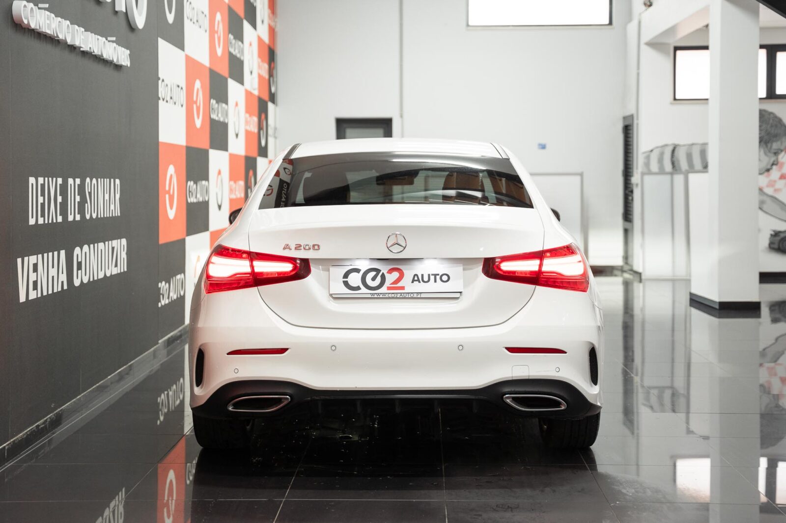 mercedes-benz-classe-a-a200- limousine -amg--auto-co2-stand-carros-automovel-comprar-pataias-4