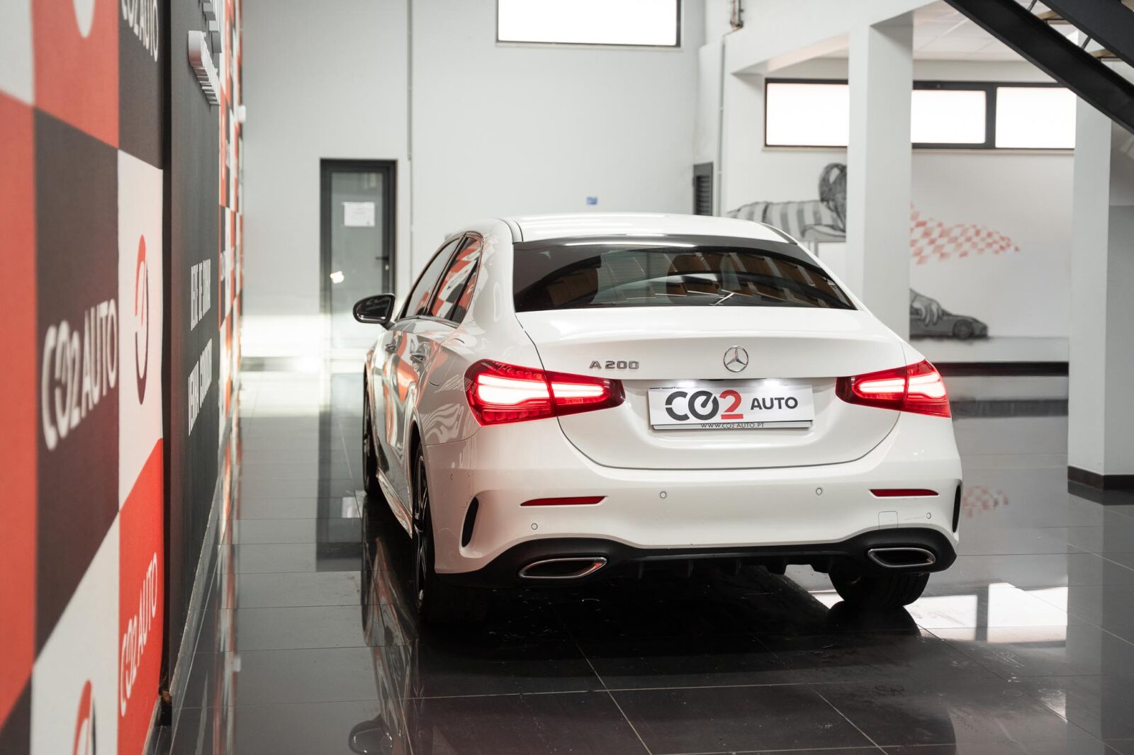 mercedes-benz-classe-a-a200- limousine -amg--auto-co2-stand-carros-automovel-comprar-pataias-5