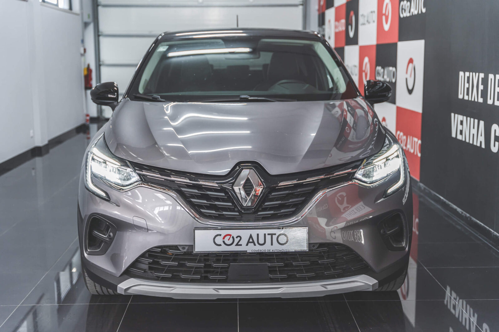 renault-captur-cinza-carros-co2-pataias-stand-1