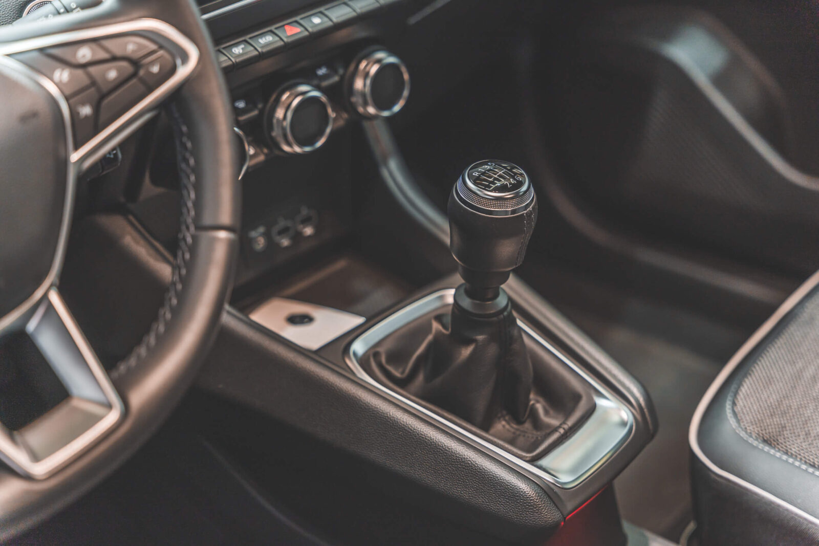 renault-captur-cinza-carros-co2-pataias-stand-13