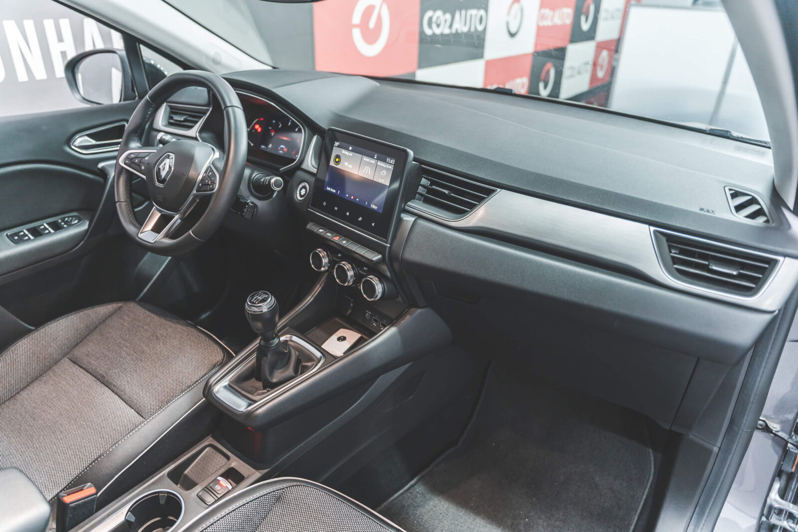 renault-captur-cinza-carros-co2-pataias-stand-14