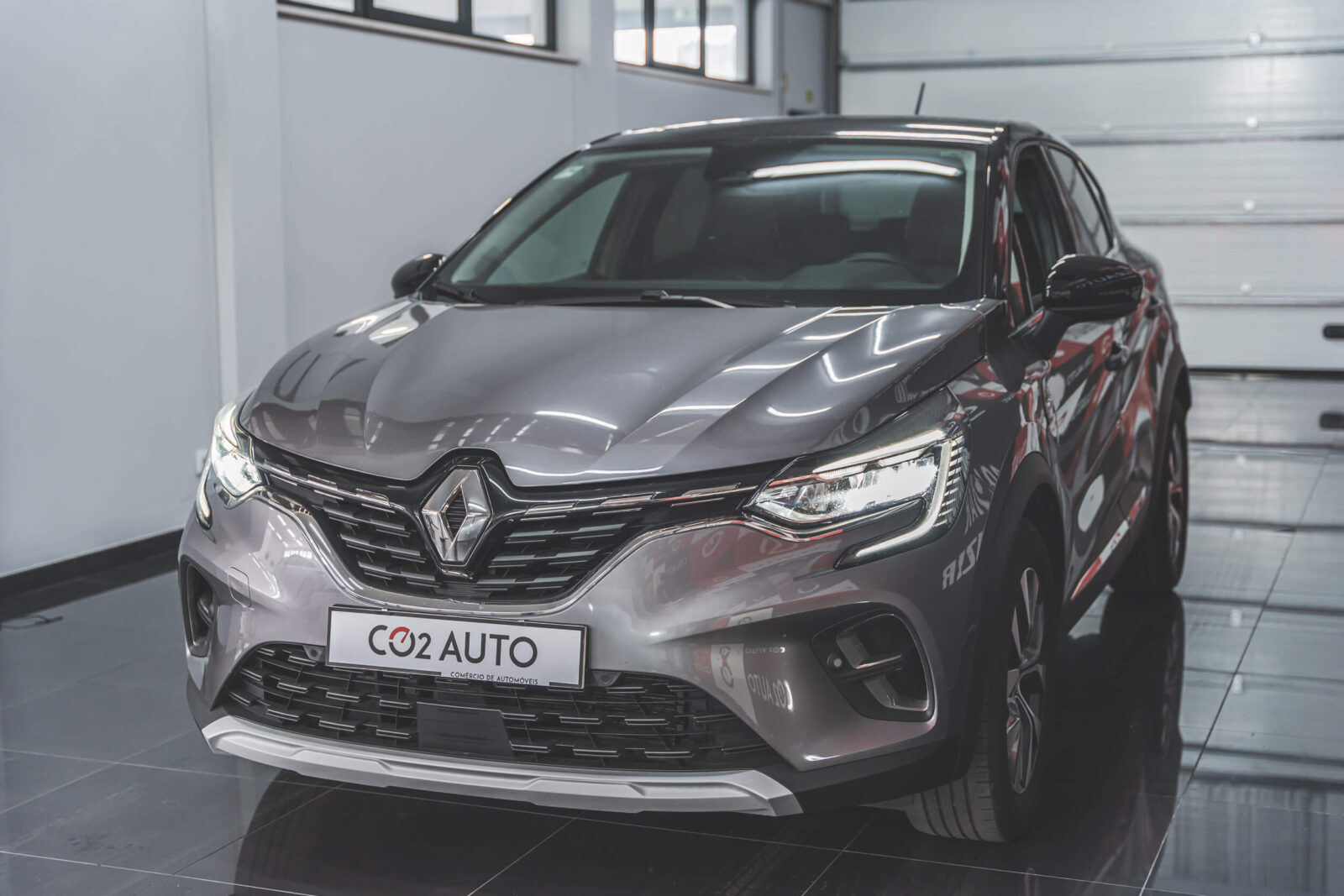 renault-captur-cinza-carros-co2-pataias-stand-2