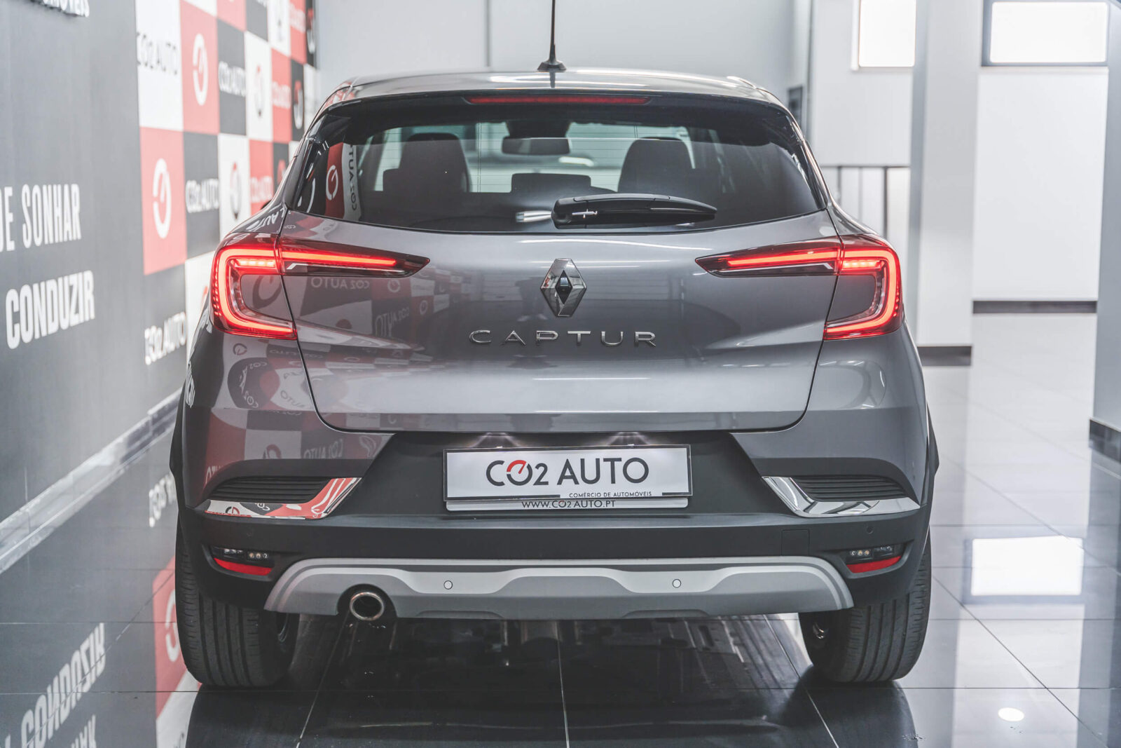 renault-captur-cinza-carros-co2-pataias-stand-4