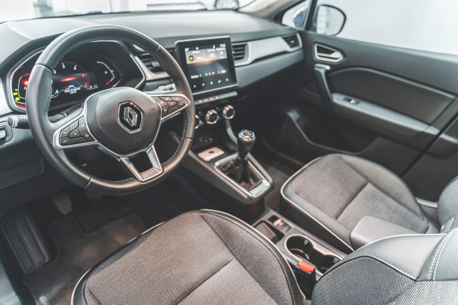 renault-captur-cinza-carros-co2-pataias-stand-8