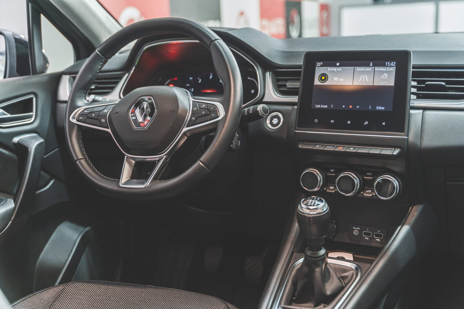 renault-captur-cinza-carros-co2-pataias-stand-9