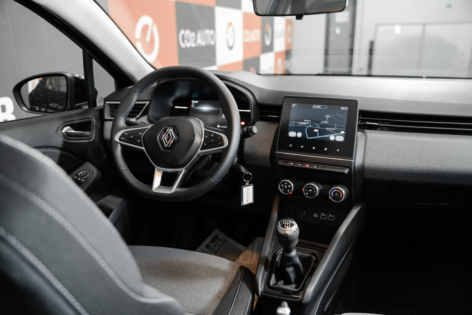 renault-clio-co2-preto-tce-1.0-evolution-stand-carros-automovel-comprar-pataias-11