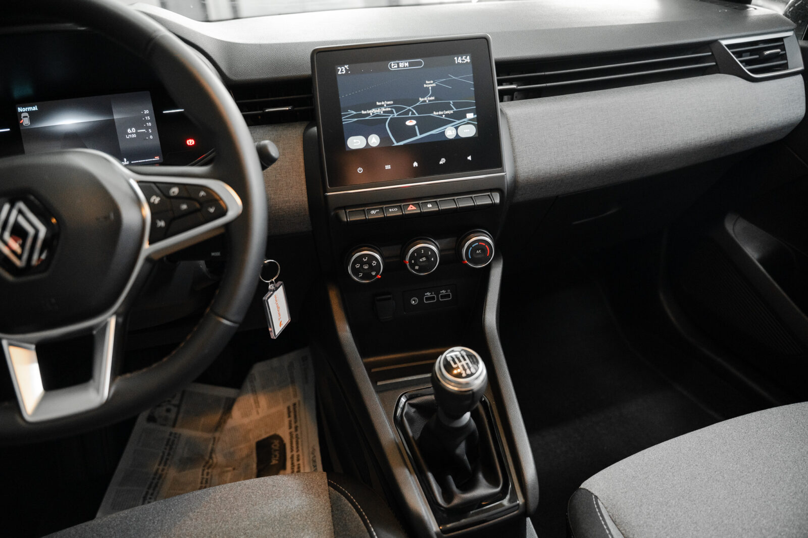 renault-clio-co2-preto-tce-1.0-evolution-stand-carros-automovel-comprar-pataias-14