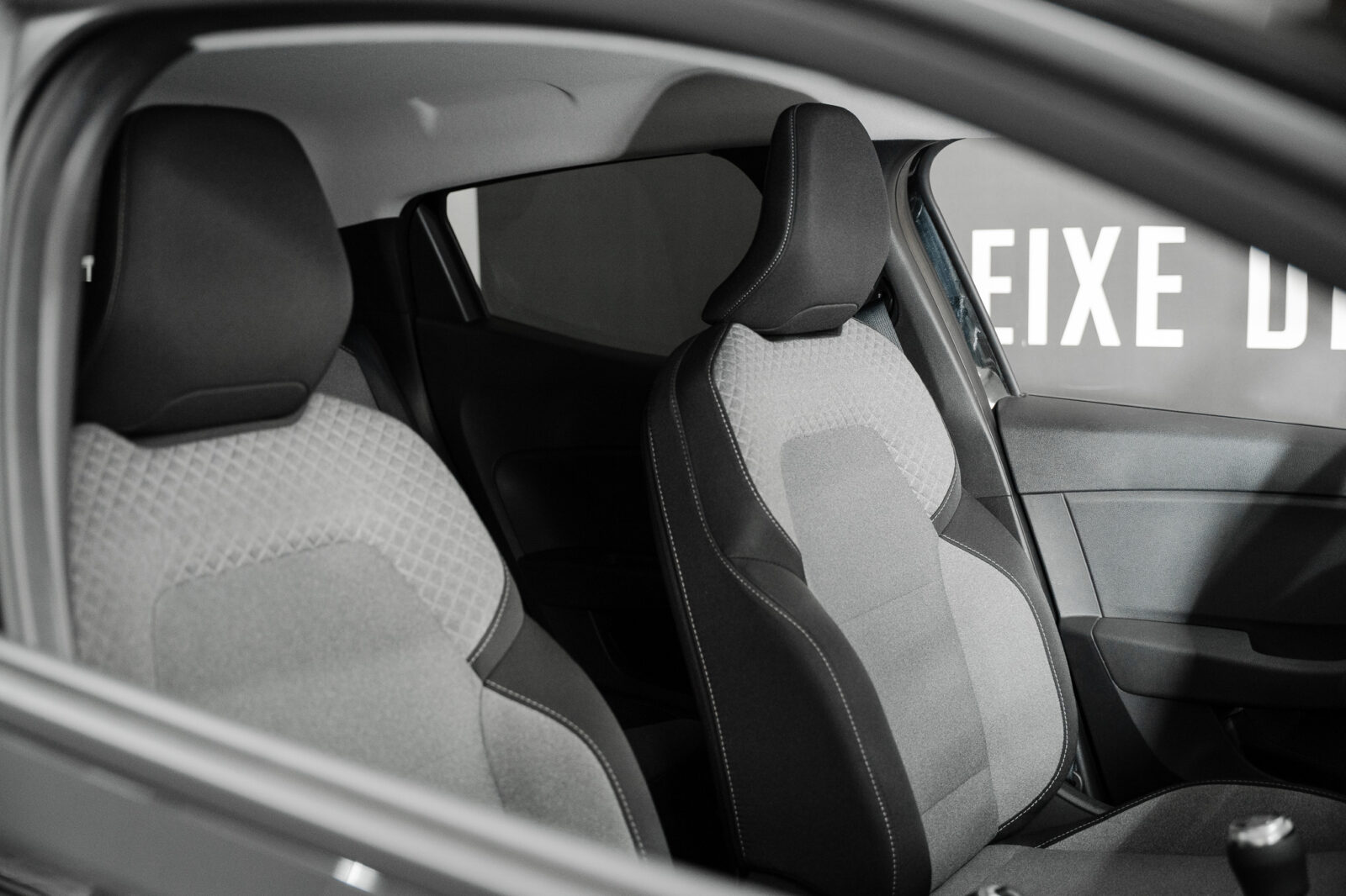 renault-clio-co2-preto-tce-1.0-evolution-stand-carros-automovel-comprar-pataias-15