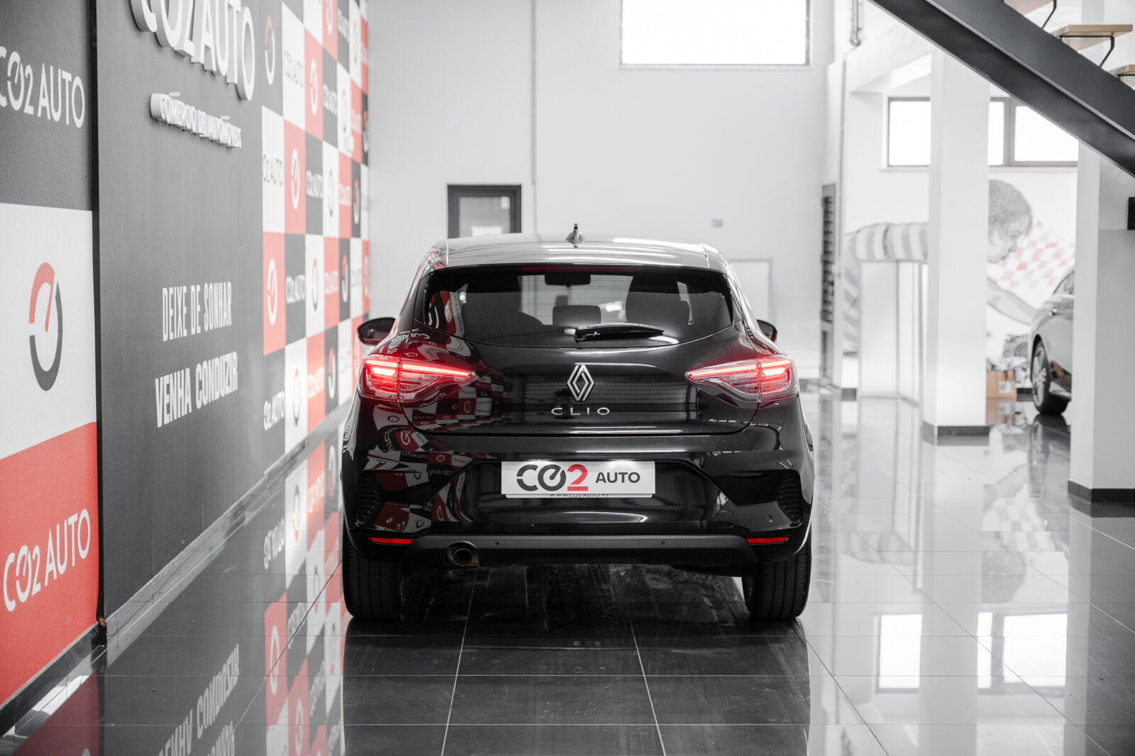 renault-clio-co2-preto-tce-1.0-evolution-stand-carros-automovel-comprar-pataias-4