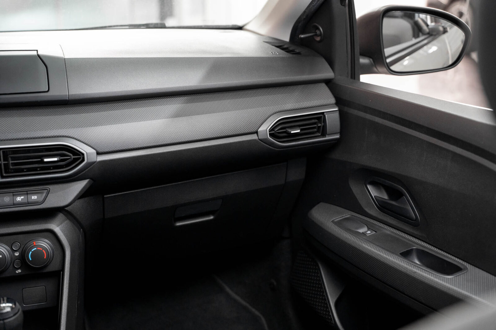 dacia-jogger-1.0-tce-essential-co2-stand-carros-automovel-comprar-pataias-17