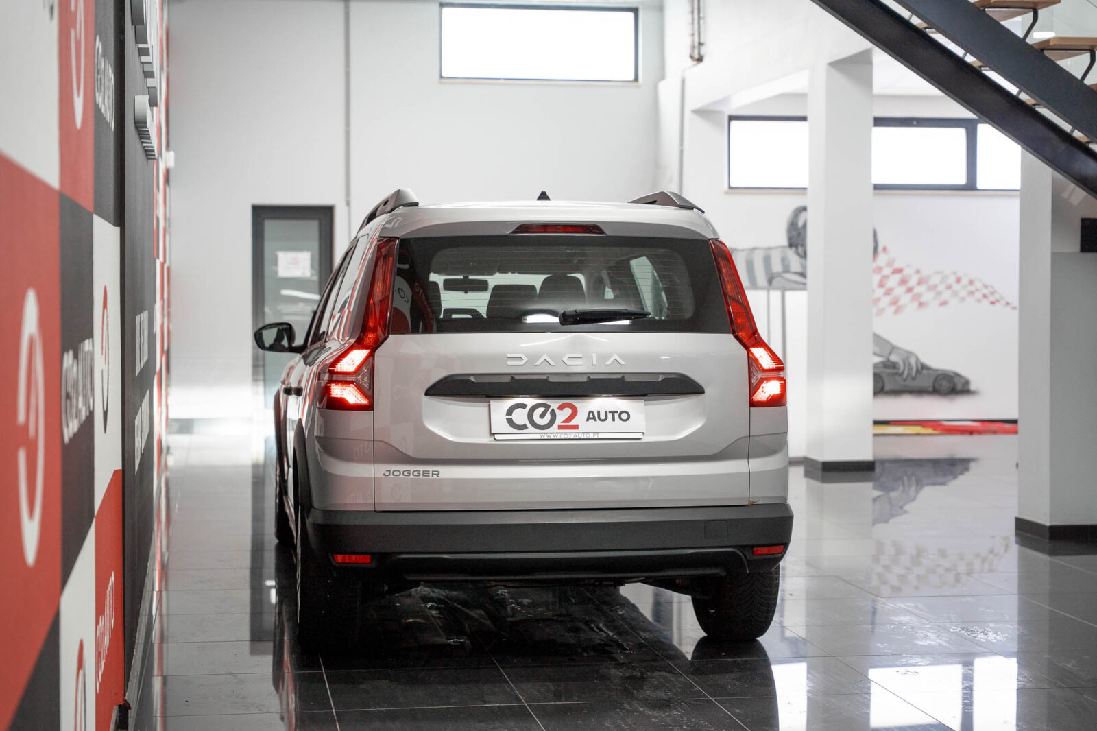 dacia-jogger-1.0-tce-essential-co2-stand-carros-automovel-comprar-pataias-7