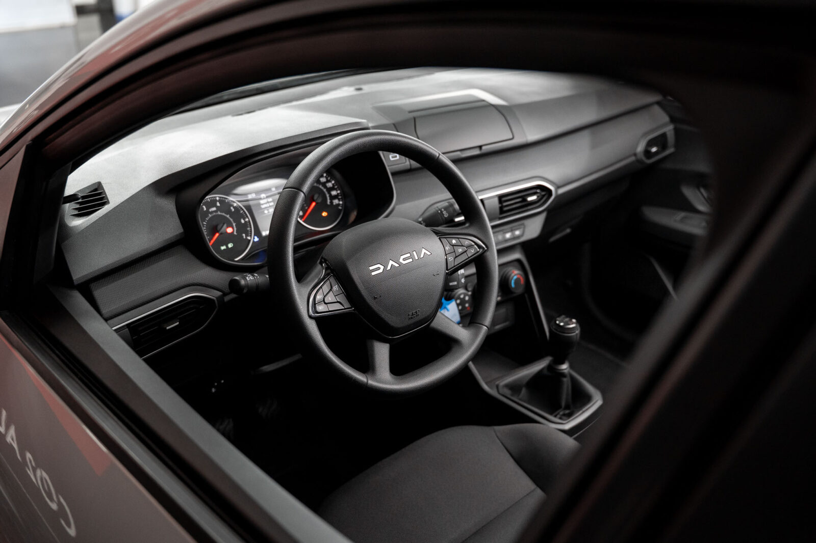 dacia-jogger-1.0-tce-essential-co2-stand-carros-automovel-comprar-pataias-9