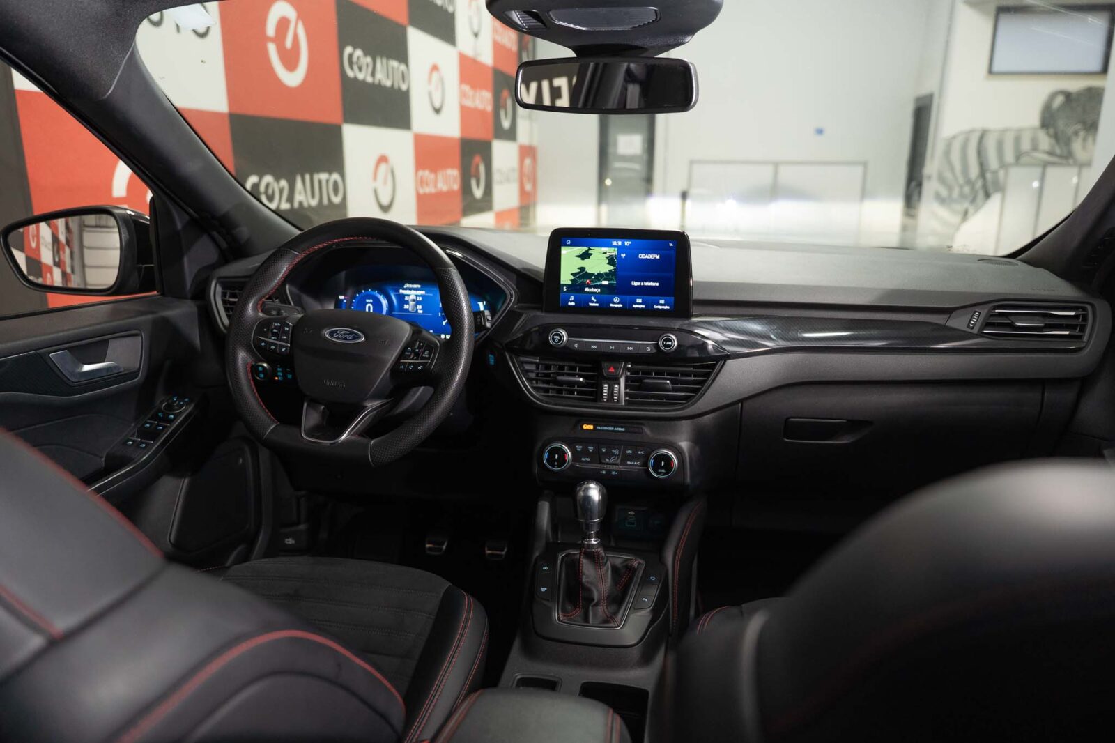 ford-kuga-st-line-x 1.5-ecoboost-150cv-co2-stand-carros-automovel-comprar-pataias-14