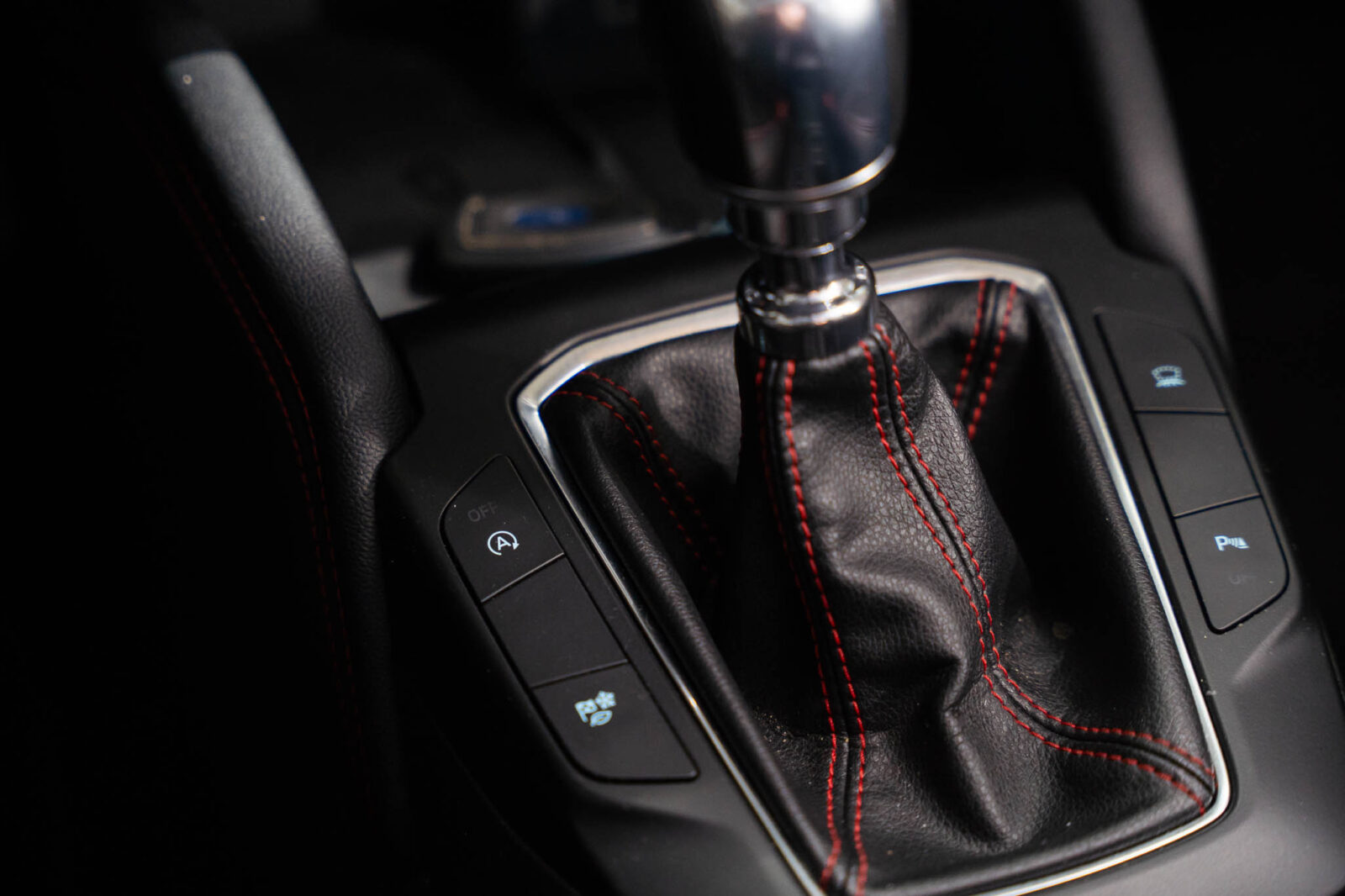 ford-kuga-st-line-x 1.5-ecoboost-150cv-co2-stand-carros-automovel-comprar-pataias-22