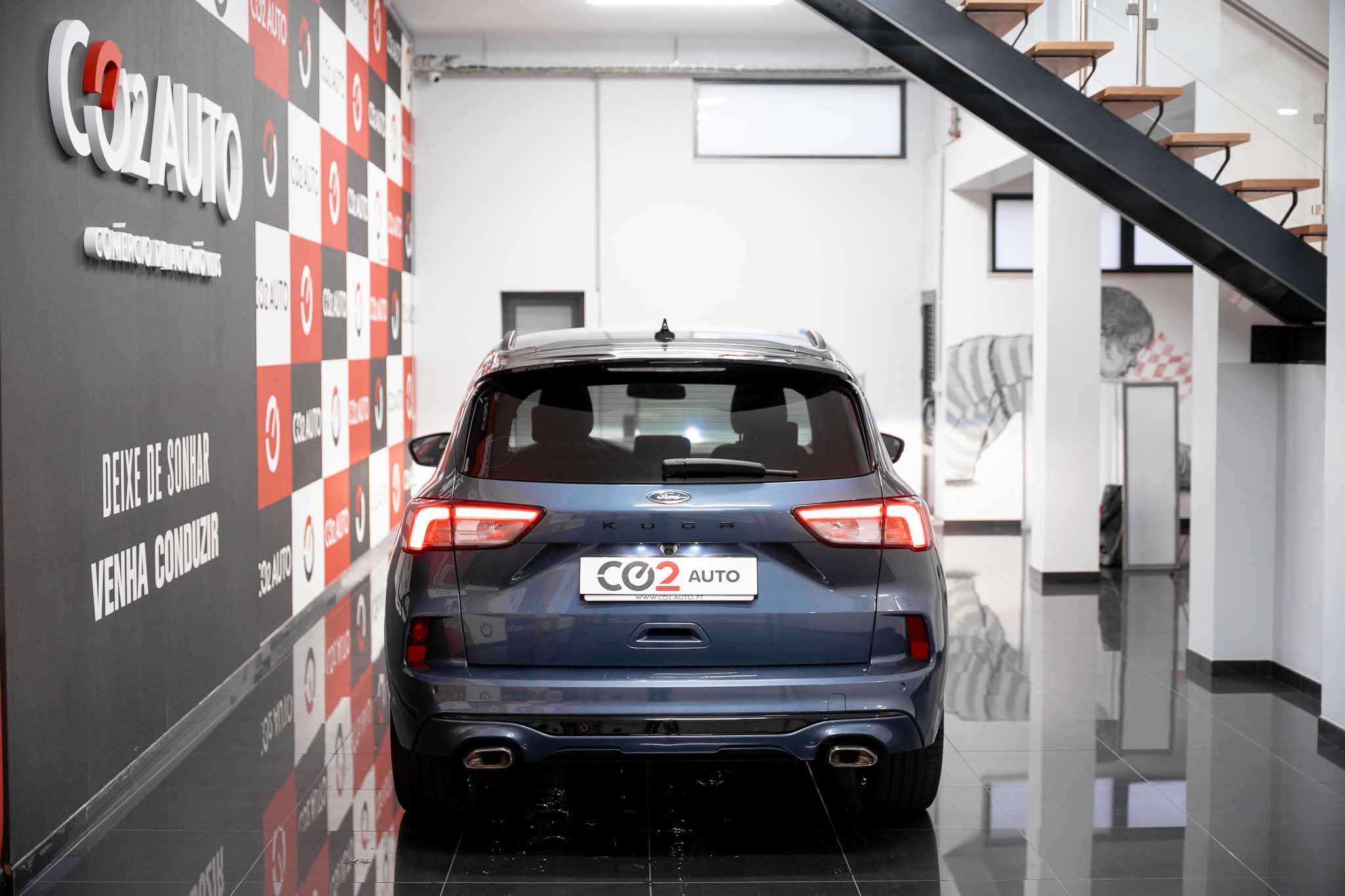 ford-kuga-st-line-x 1.5-ecoboost-150cv-co2-stand-carros-automovel-comprar-pataias-5