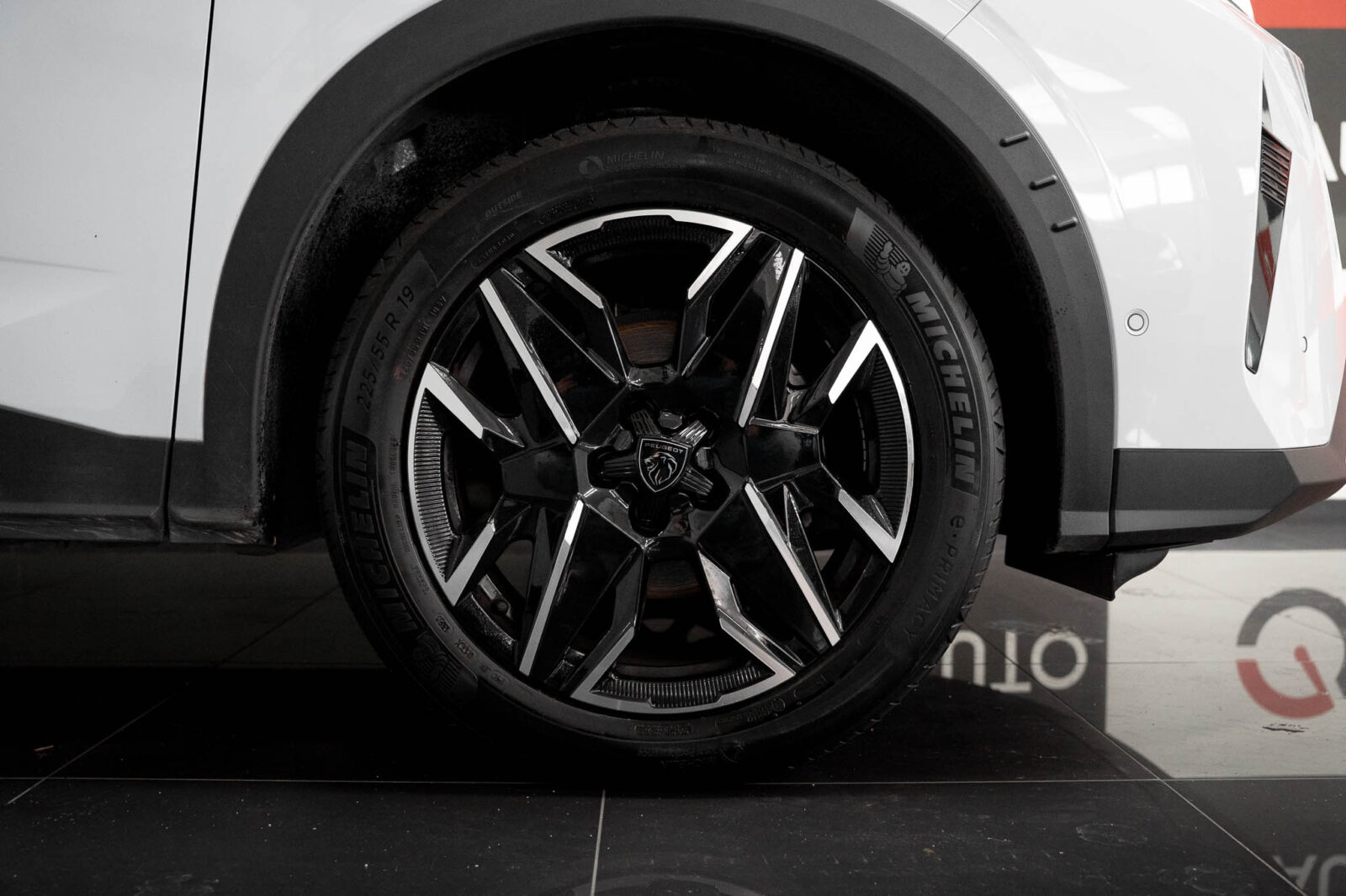 peugeot-3008-1.2-gt-hybrid-145-cv-co2-stand-carros-automovel-comprar-pataias-4