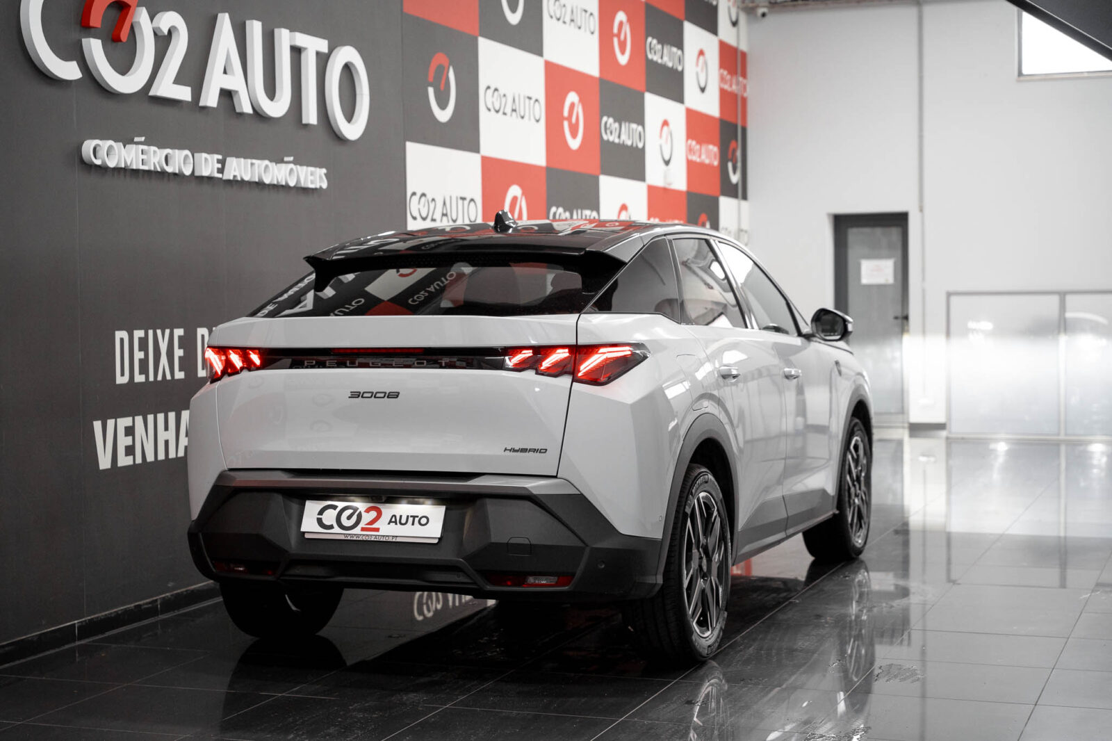 peugeot-3008-1.2-gt-hybrid-145-cv-co2-stand-carros-automovel-comprar-pataias-7