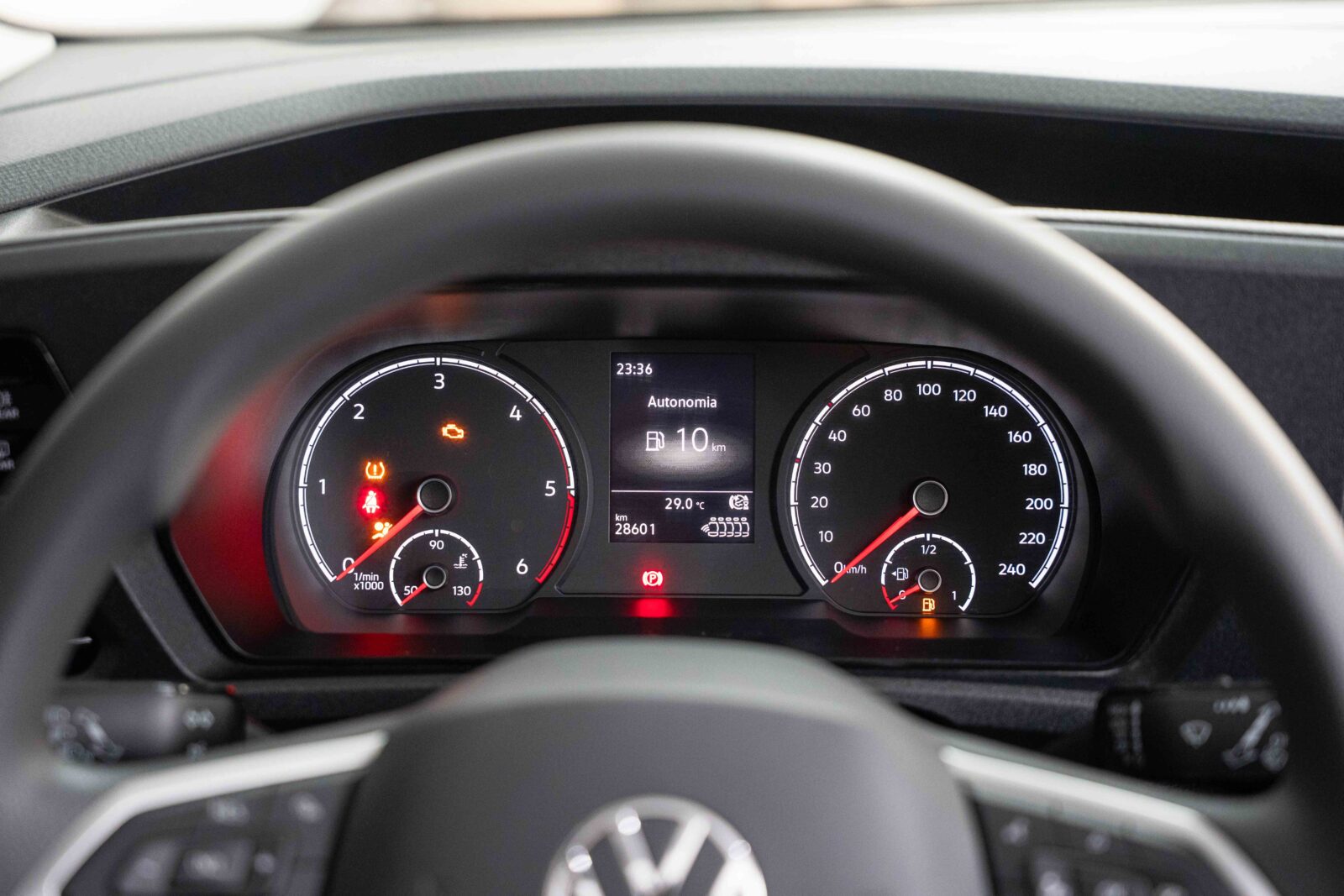 volkswagen-caddy-7-lugares-co2-pataias-cinzento-10