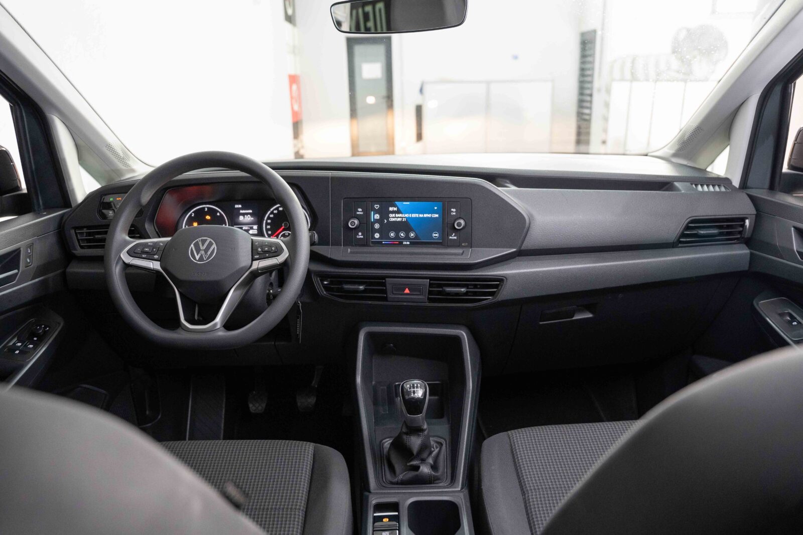 volkswagen-caddy-7-lugares-co2-pataias-cinzento-11
