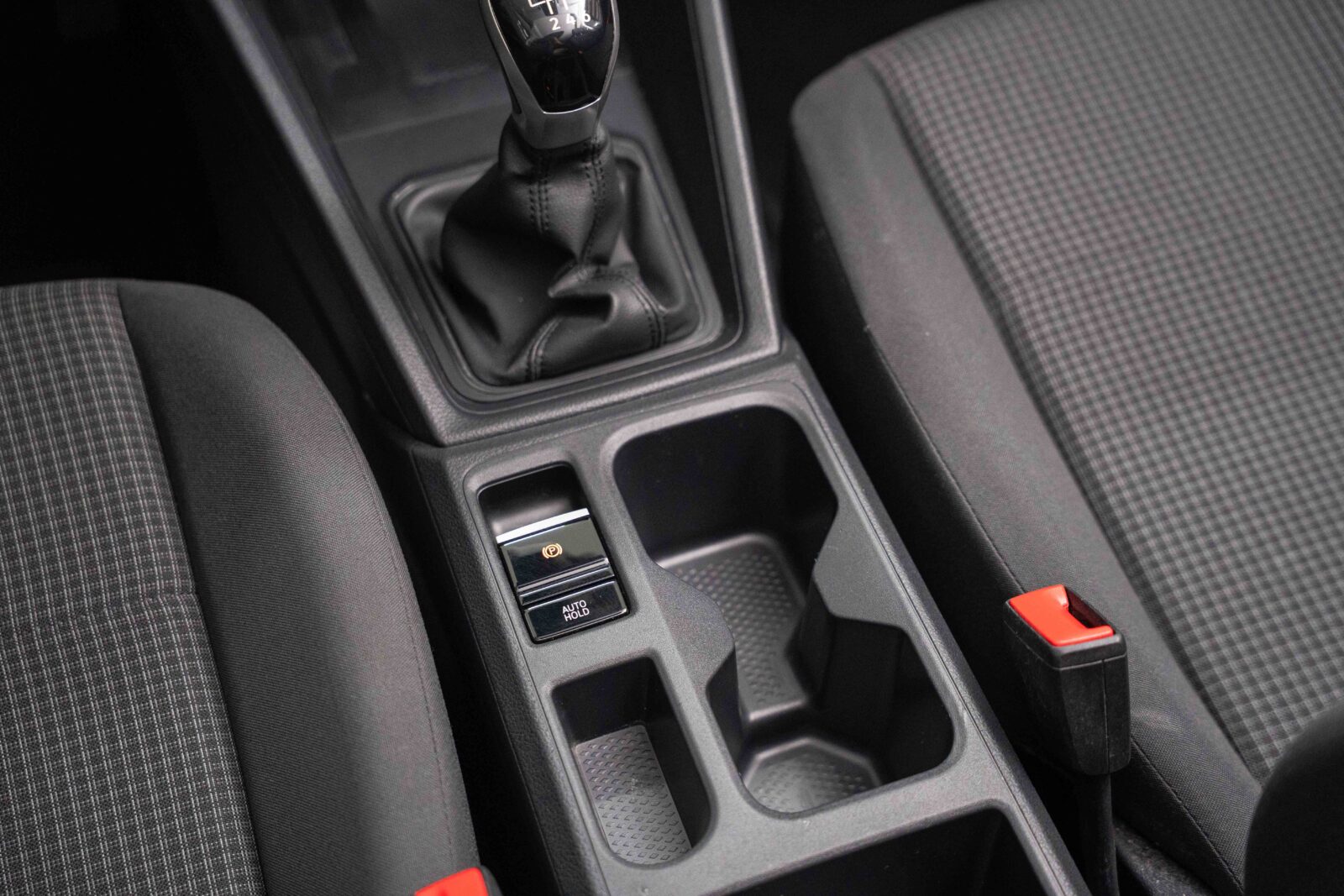 volkswagen-caddy-7-lugares-co2-pataias-cinzento-14