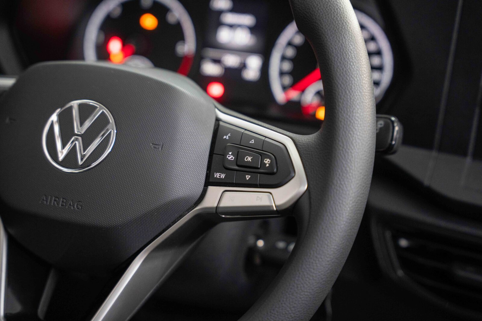 volkswagen-caddy-7-lugares-co2-pataias-cinzento-15