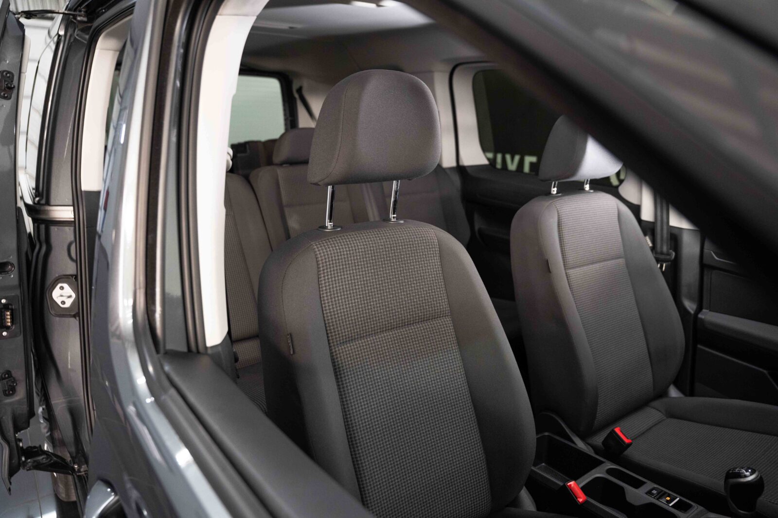 volkswagen-caddy-7-lugares-co2-pataias-cinzento-20
