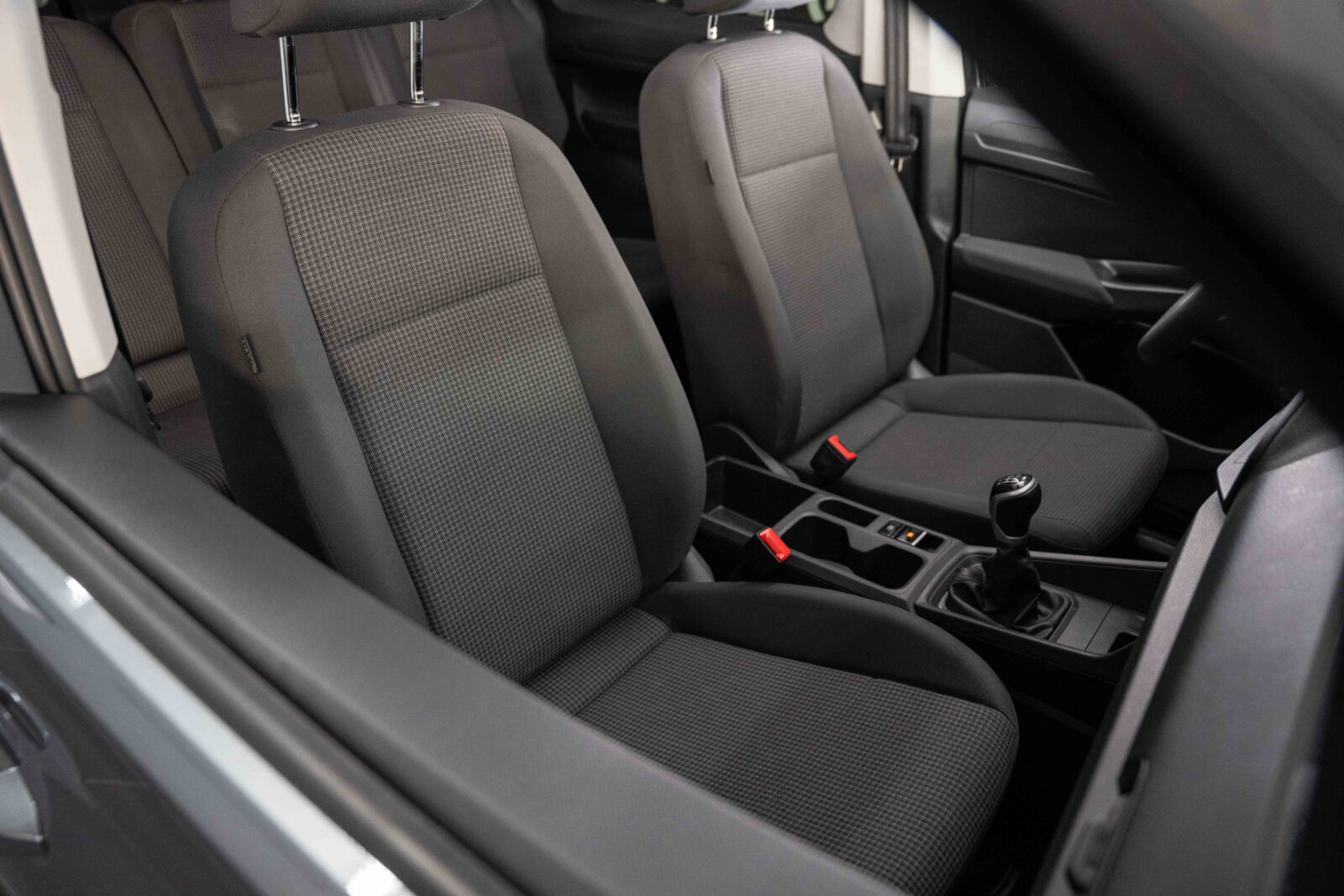 volkswagen-caddy-7-lugares-co2-pataias-cinzento-21