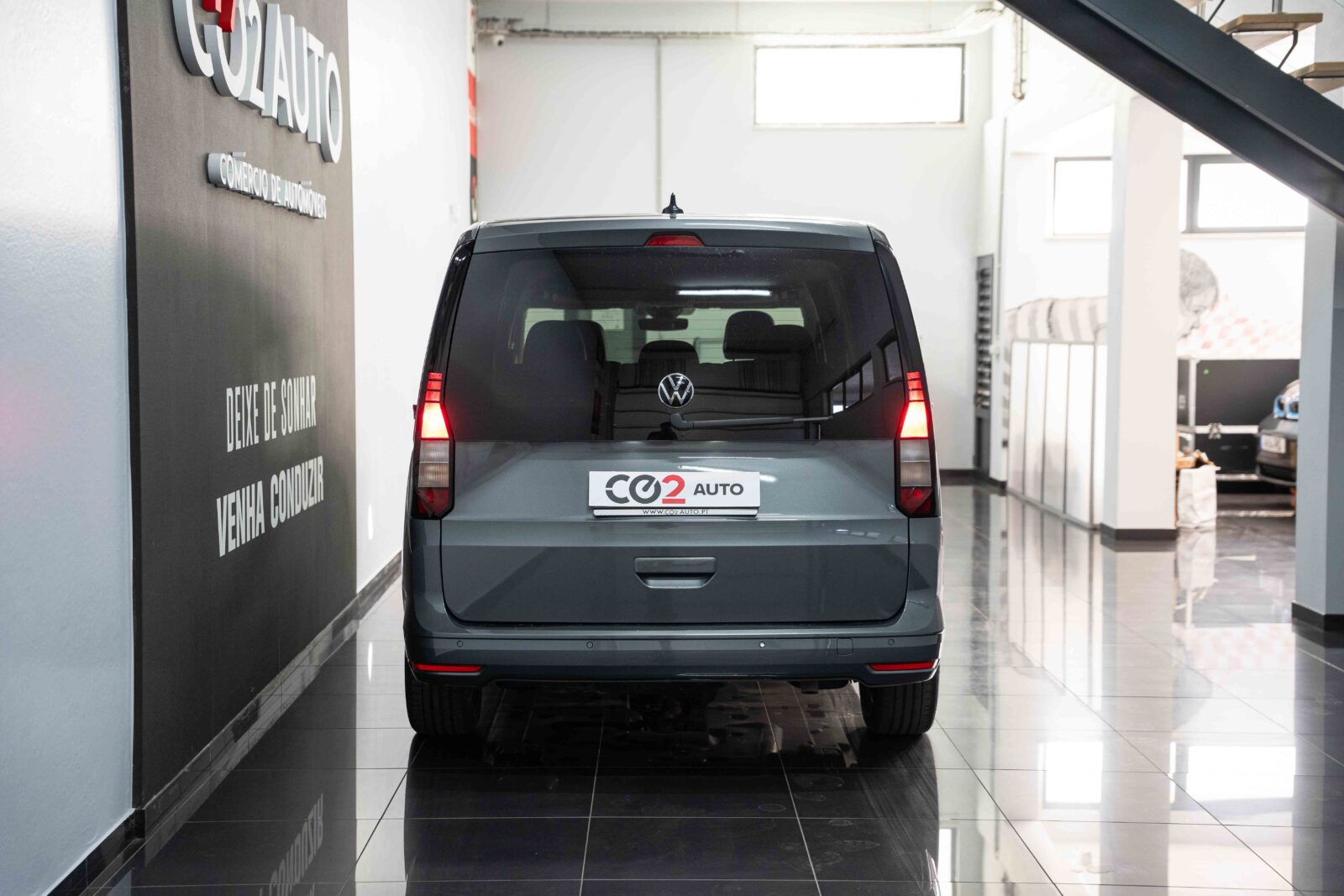 volkswagen-caddy-7-lugares-co2-pataias-cinzento-5