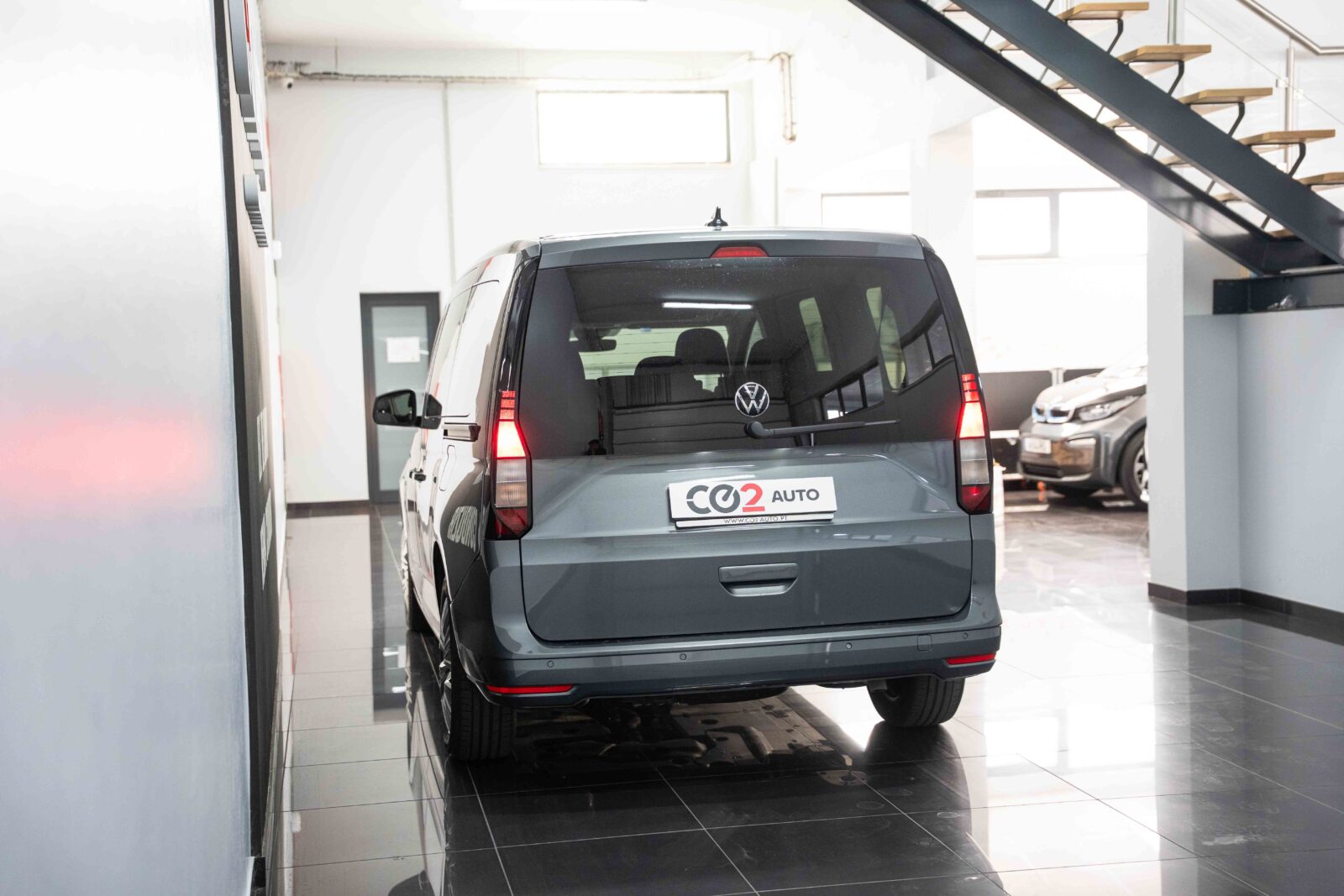 volkswagen-caddy-7-lugares-co2-pataias-cinzento-6