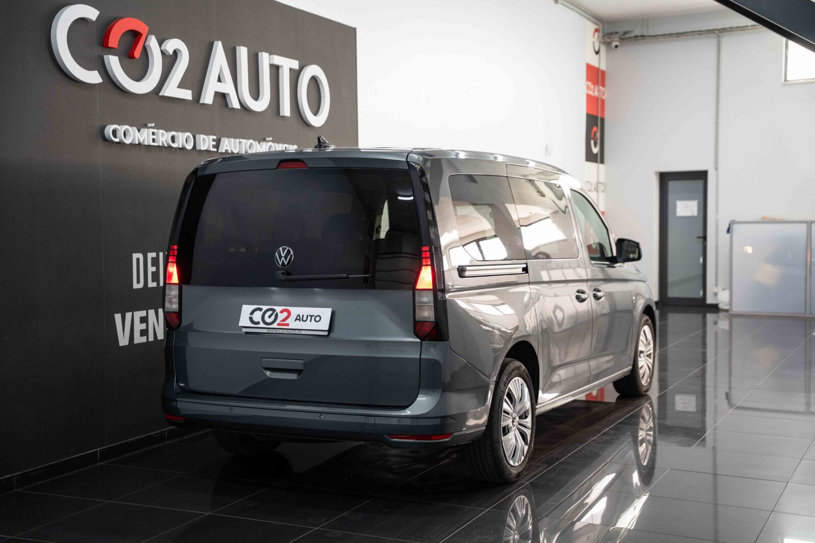 volkswagen-caddy-7-lugares-co2-pataias-cinzento-7