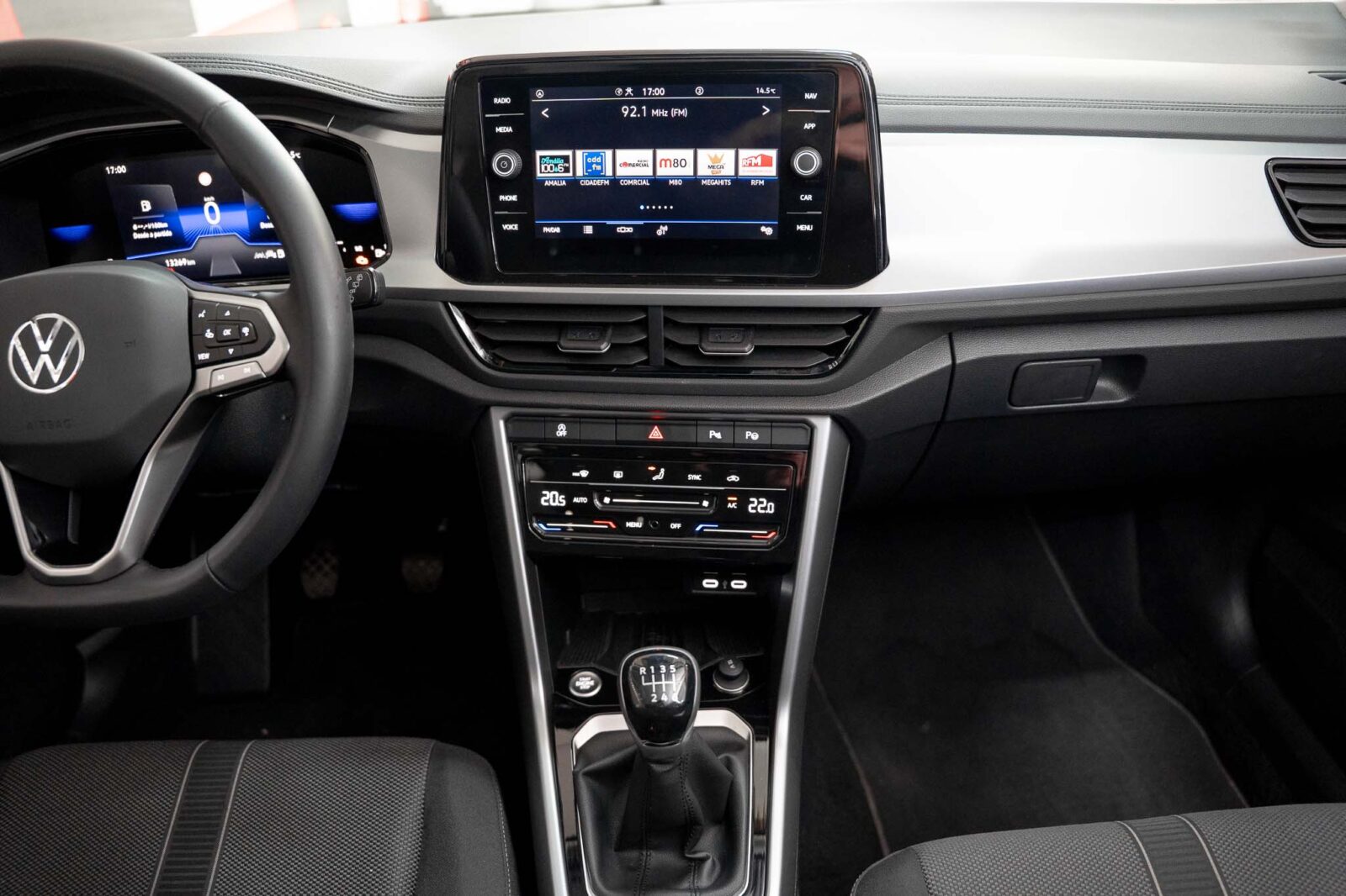 volkswagen-t-roc-1.0-tsi-urban-stand-carros-automovel-comprar-pataias-15