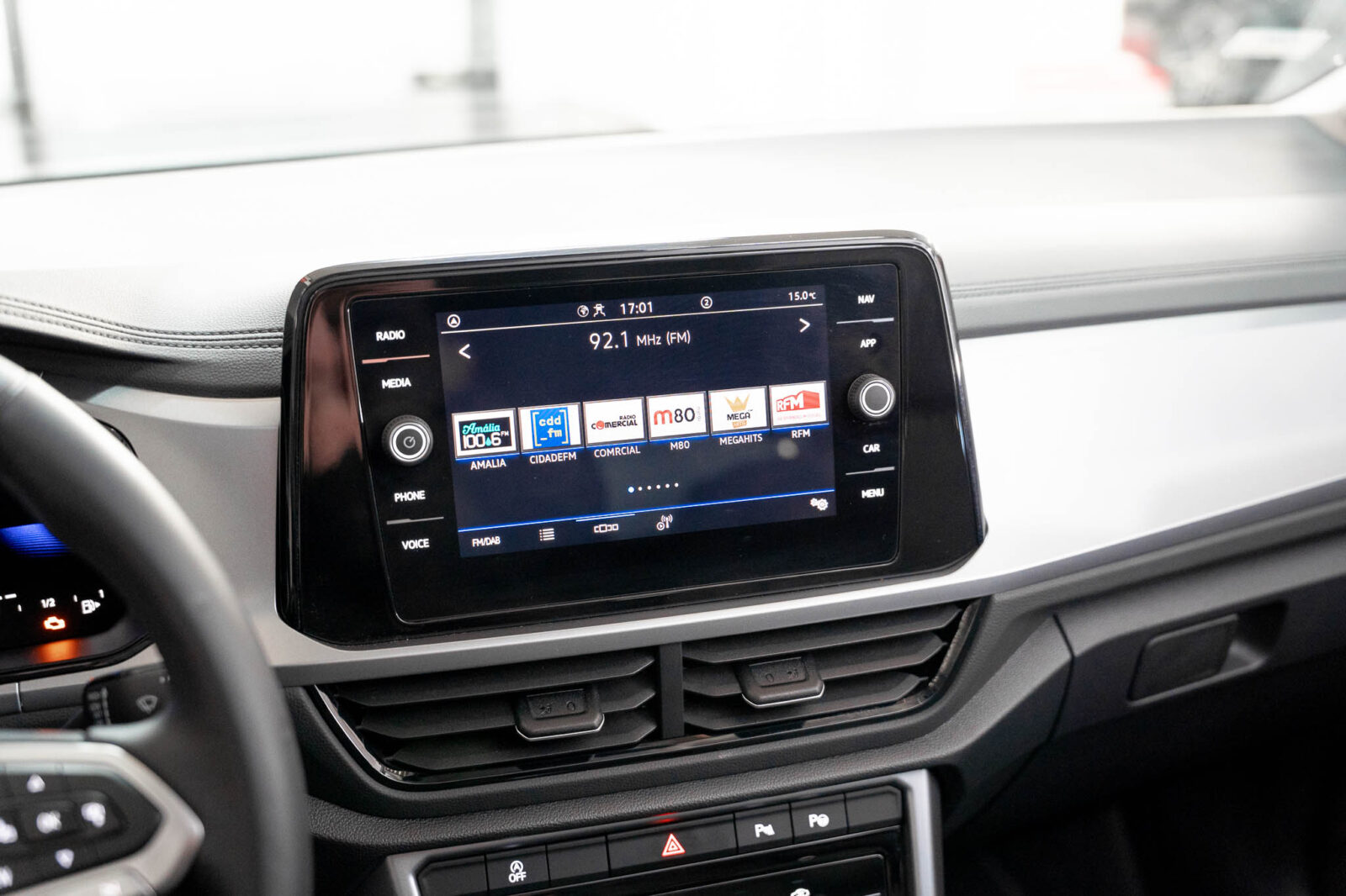 volkswagen-t-roc-1.0-tsi-urban-stand-carros-automovel-comprar-pataias-17