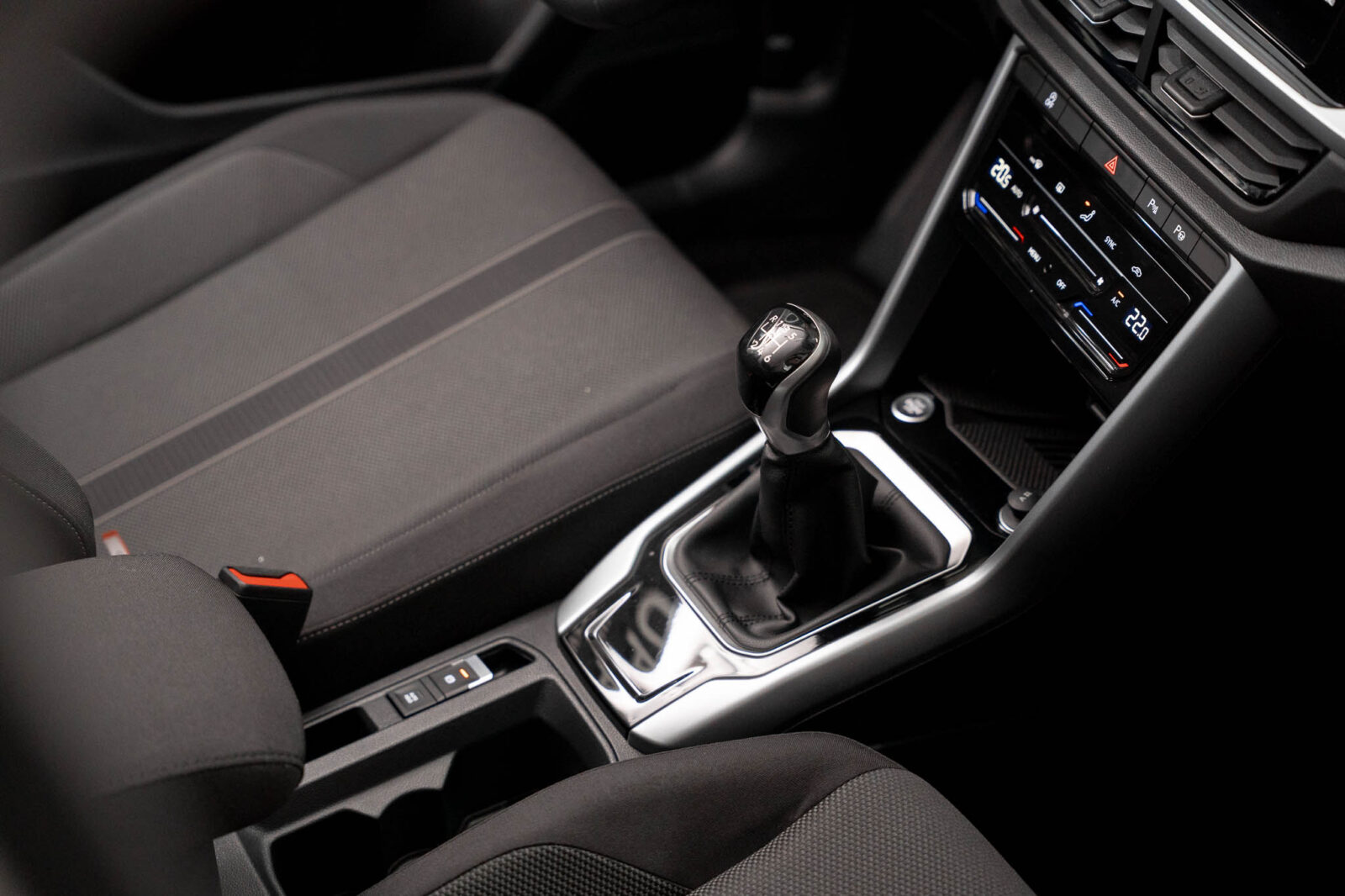 volkswagen-t-roc-1.0-tsi-urban-stand-carros-automovel-comprar-pataias-21