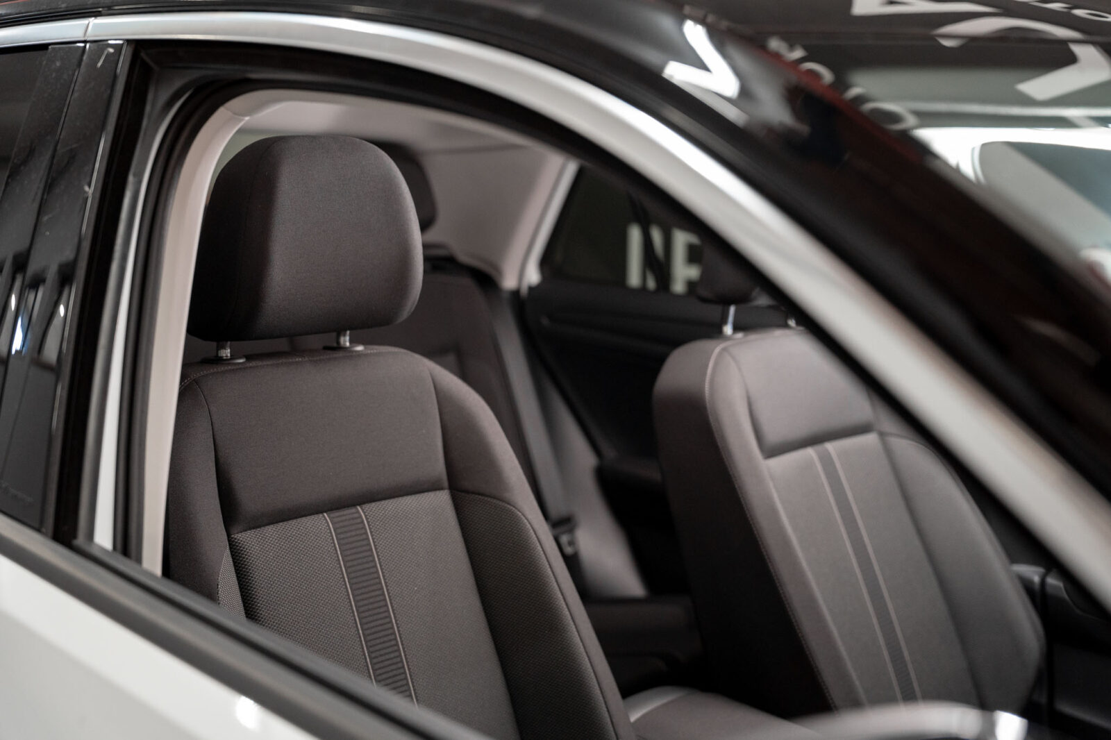 volkswagen-t-roc-1.0-tsi-urban-stand-carros-automovel-comprar-pataias-22