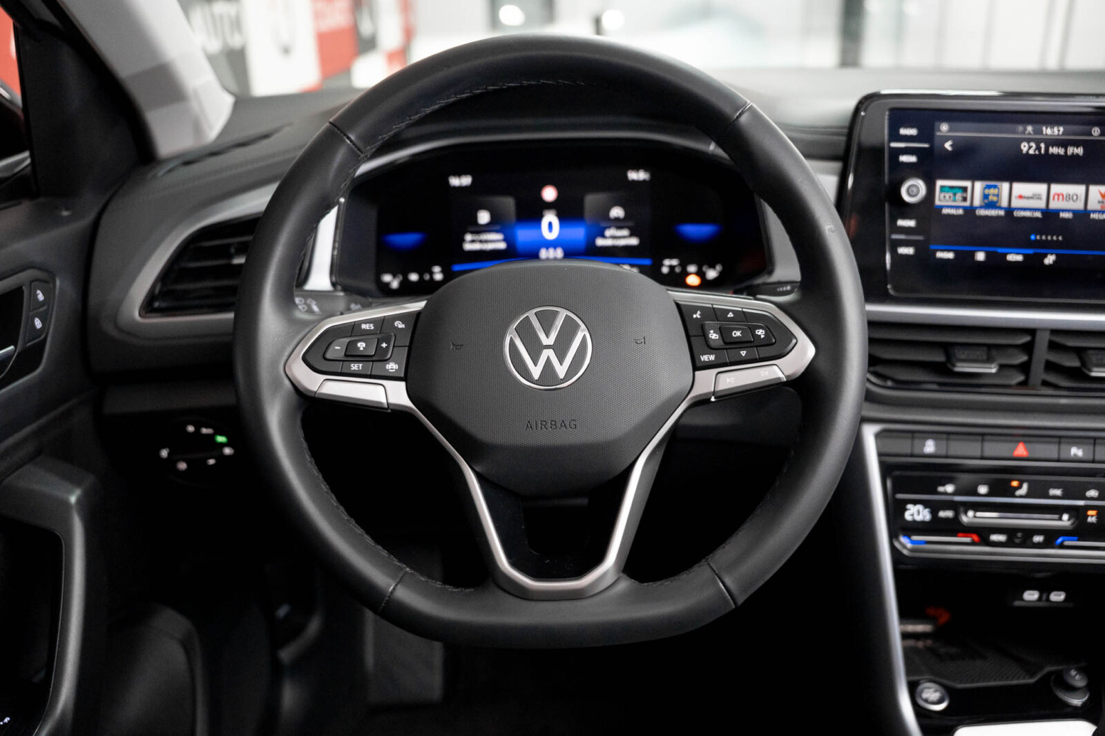 volkswagen-t-roc-1.0-tsi-urban-stand-carros-automovel-comprar-pataias-9