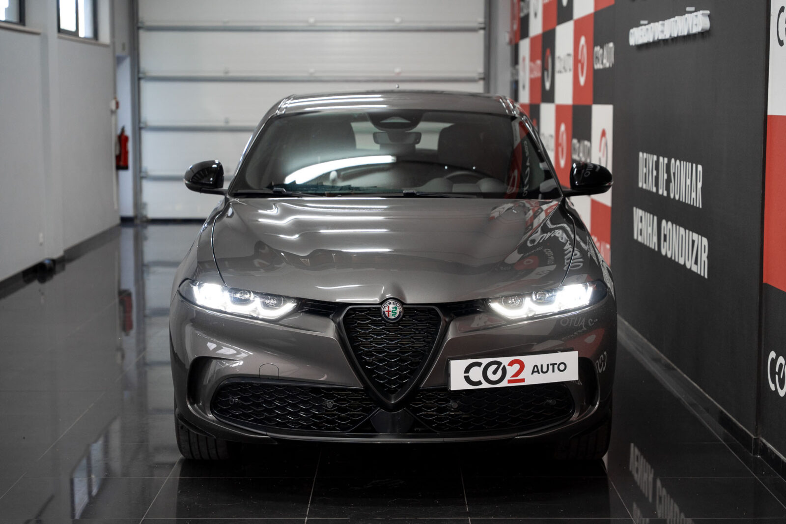 alfa-romeo-tonale-cinzento-stand-carros-automovel-comprar-pataias-42