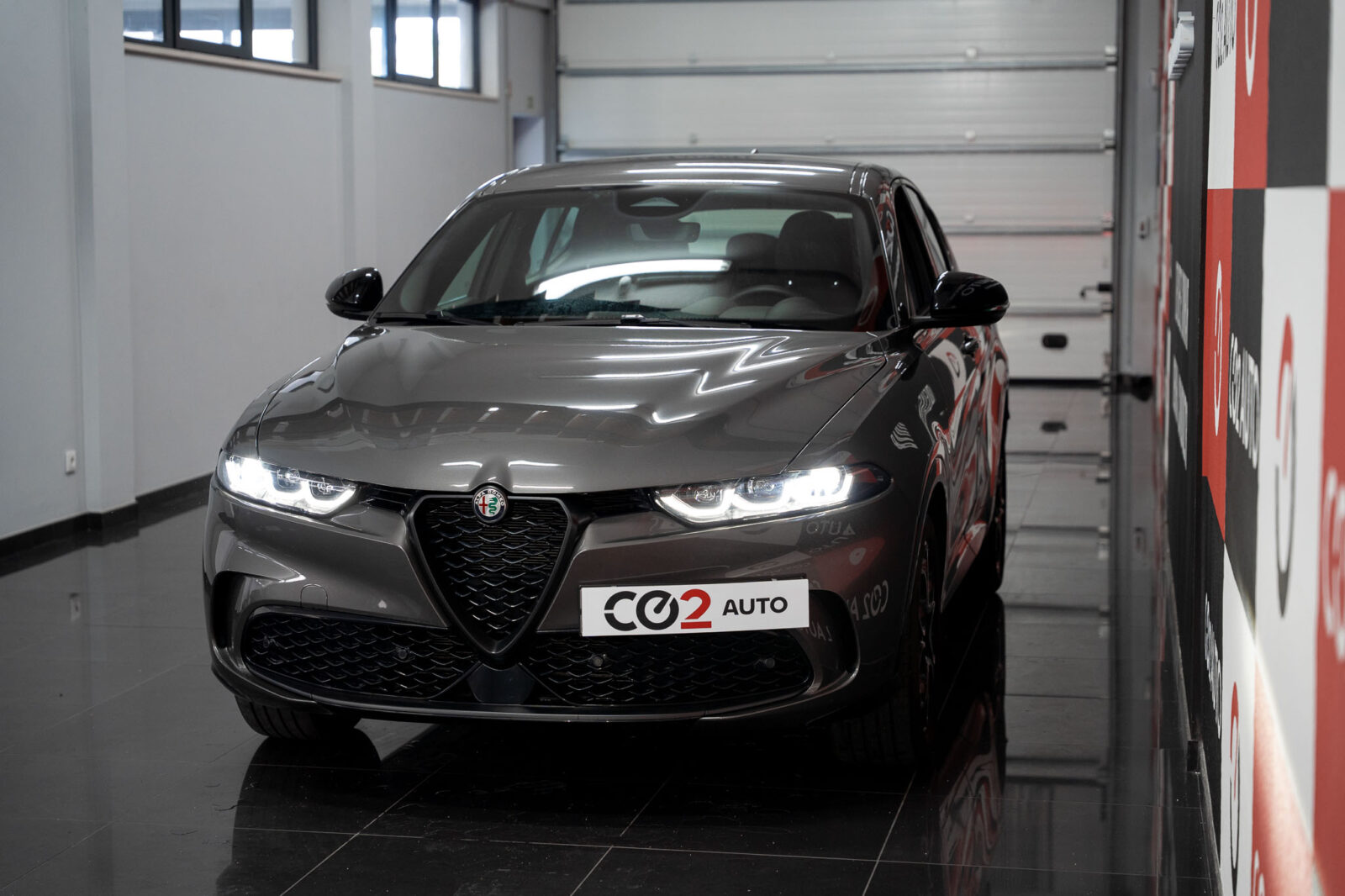 alfa-romeo-tonale-cinzento-stand-carros-automovel-comprar-pataias-43