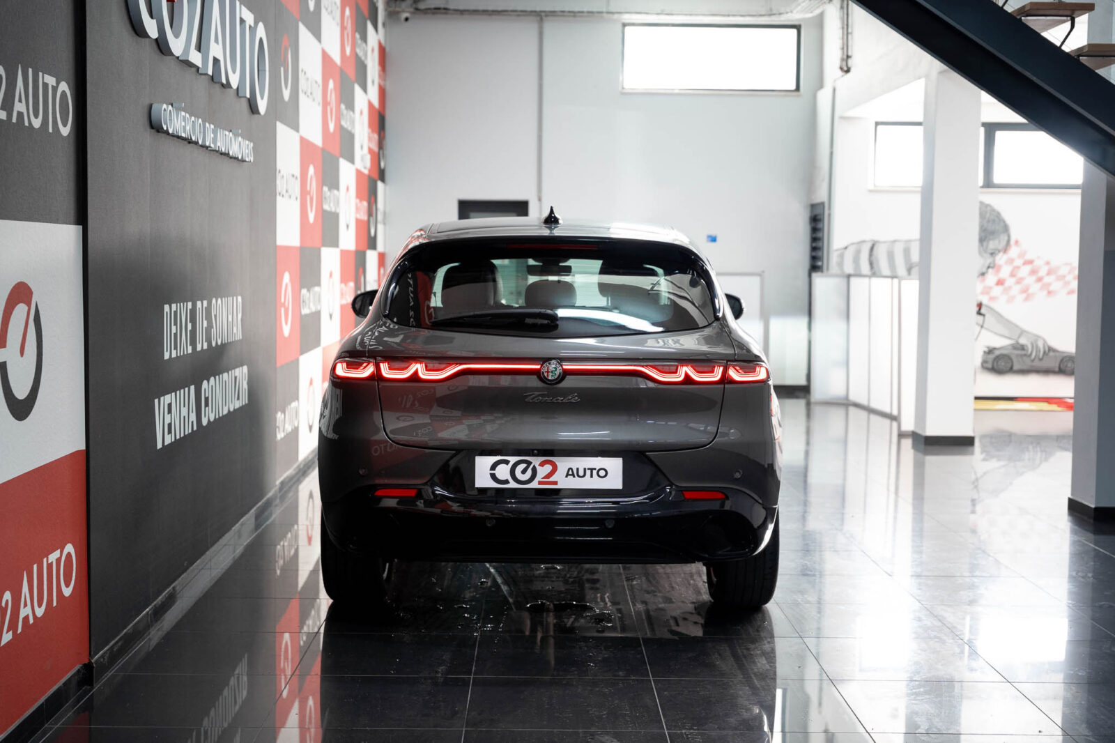 alfa-romeo-tonale-cinzento-stand-carros-automovel-comprar-pataias-45