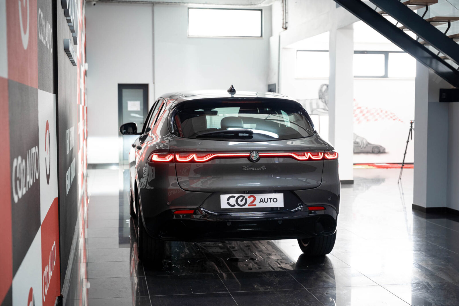 alfa-romeo-tonale-cinzento-stand-carros-automovel-comprar-pataias-46