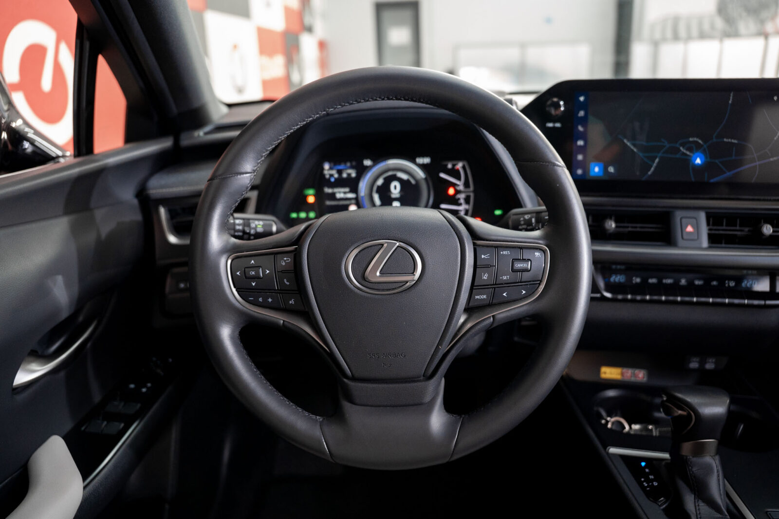 lexus-ux-250h-stand-carros-automovel-comprar-pataias-10