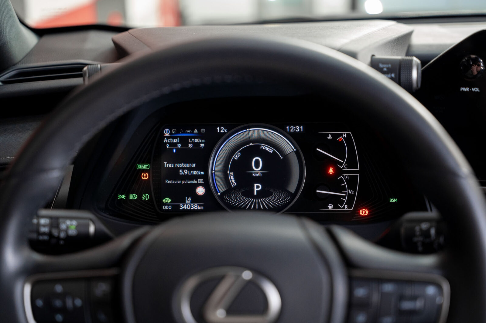 lexus-ux-250h-stand-carros-automovel-comprar-pataias-11