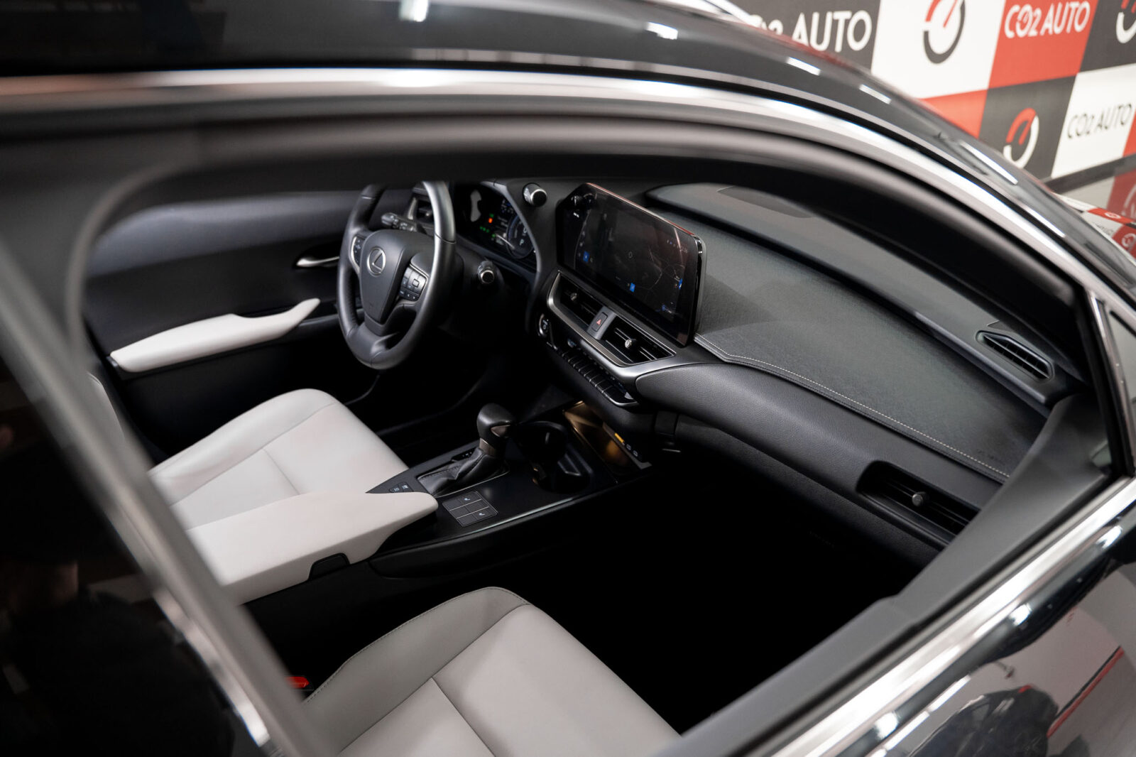 lexus-ux-250h-stand-carros-automovel-comprar-pataias-28